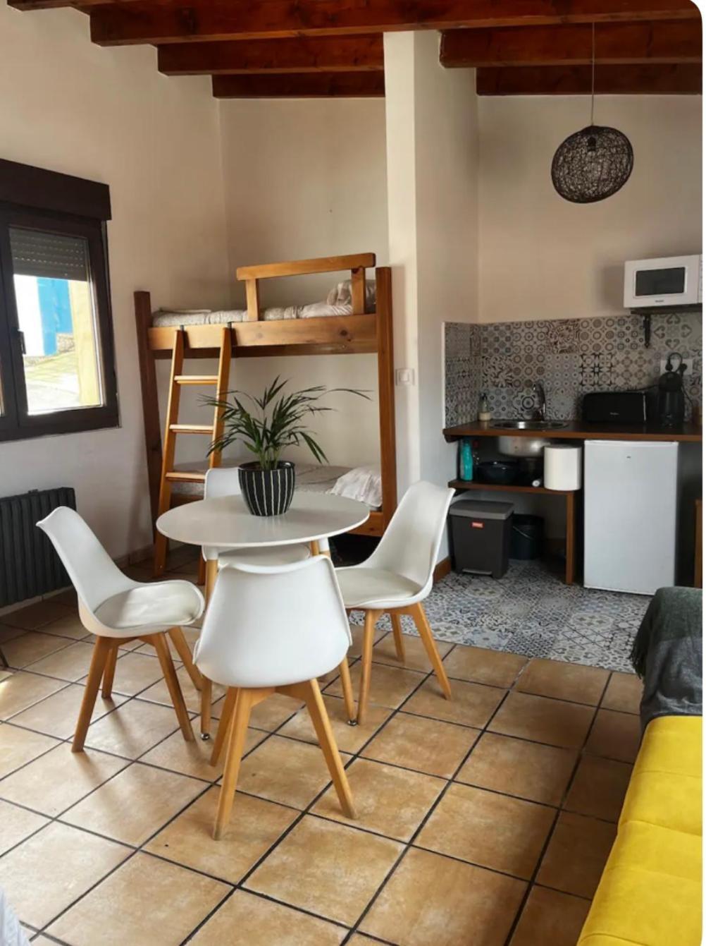 Lastras 24 Apartment *