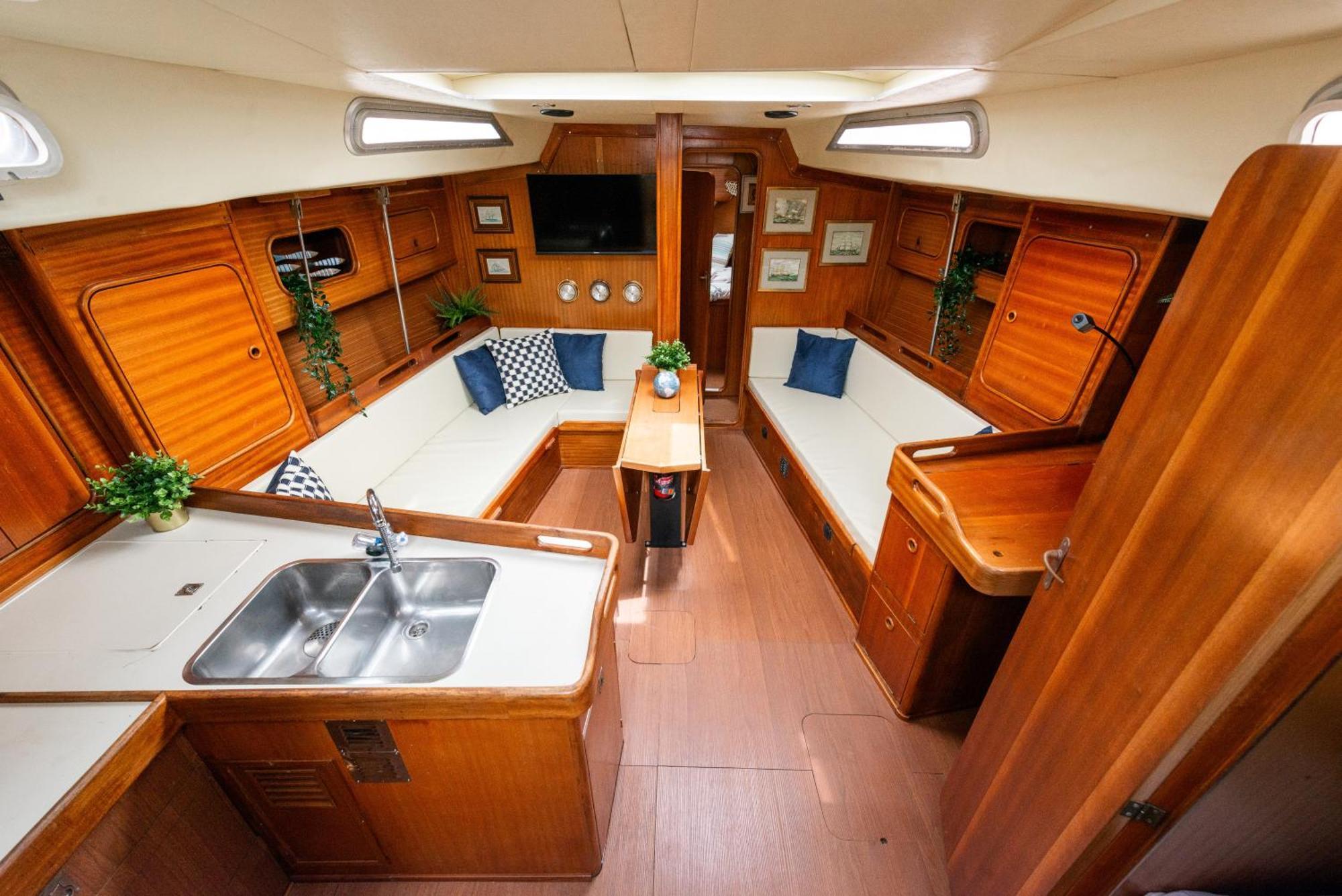 Sailing Boat Ibiza - Formentera Hotel en barco