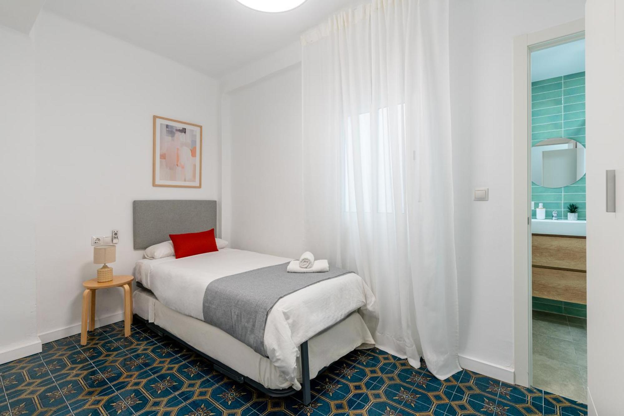 Piso Elegante Y Nuevo De 3 Y 2 Banos Apartamento
