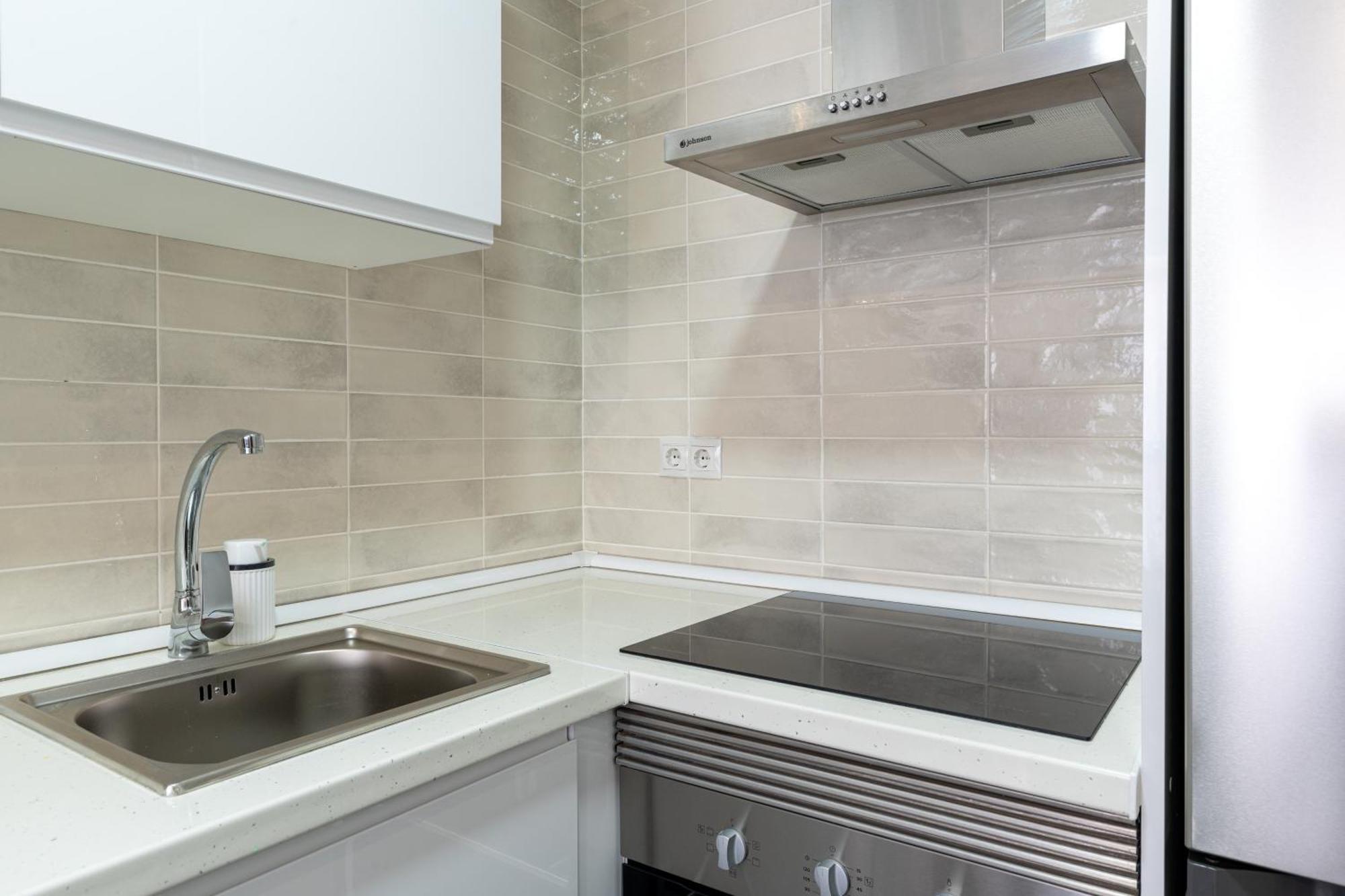 Apartamento Piso Elegante Y Nuevo De 3 Y 2 Banos