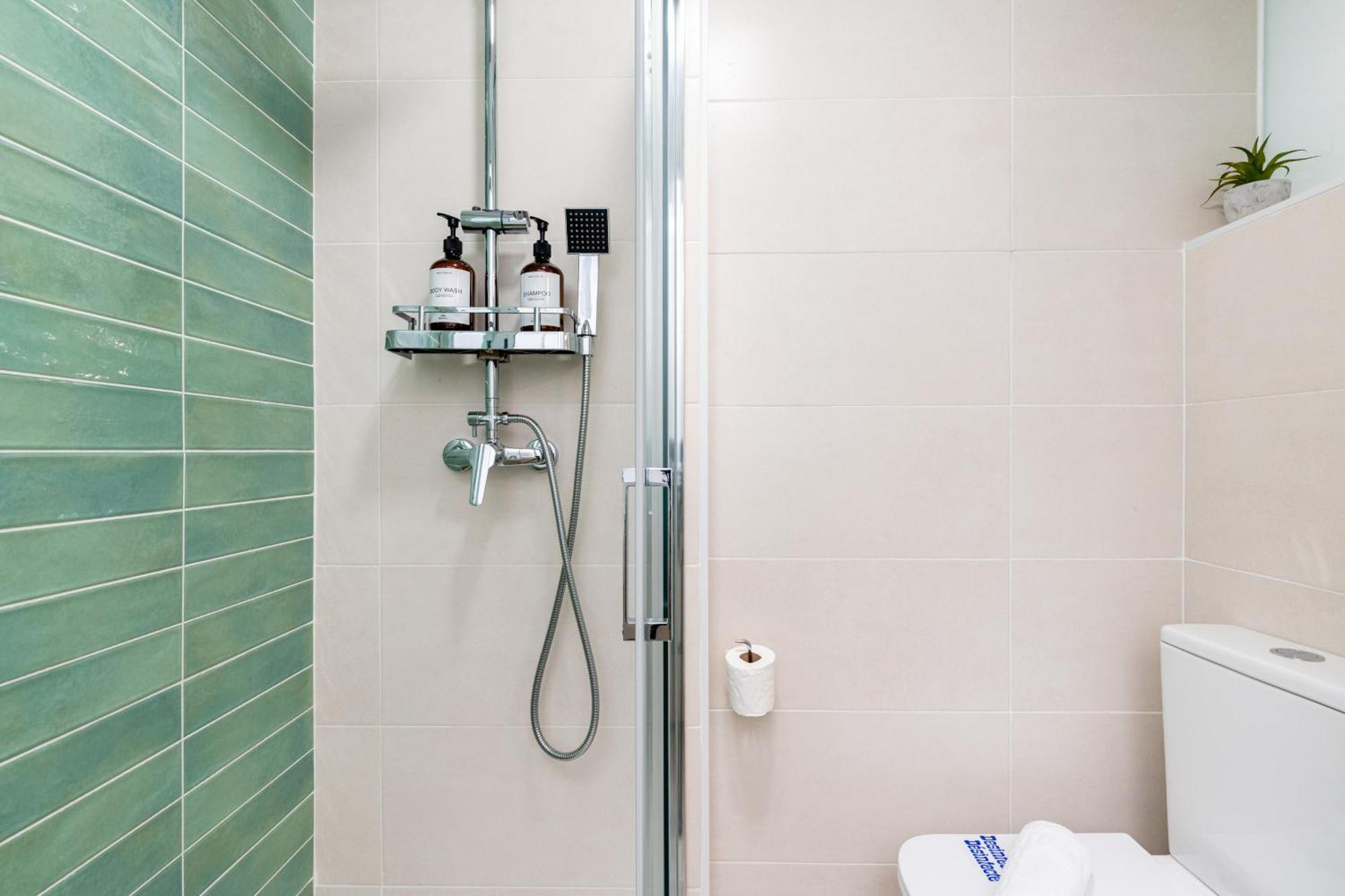 Piso Elegante Y Nuevo De 3 Y 2 Banos Apartamento Sevilla