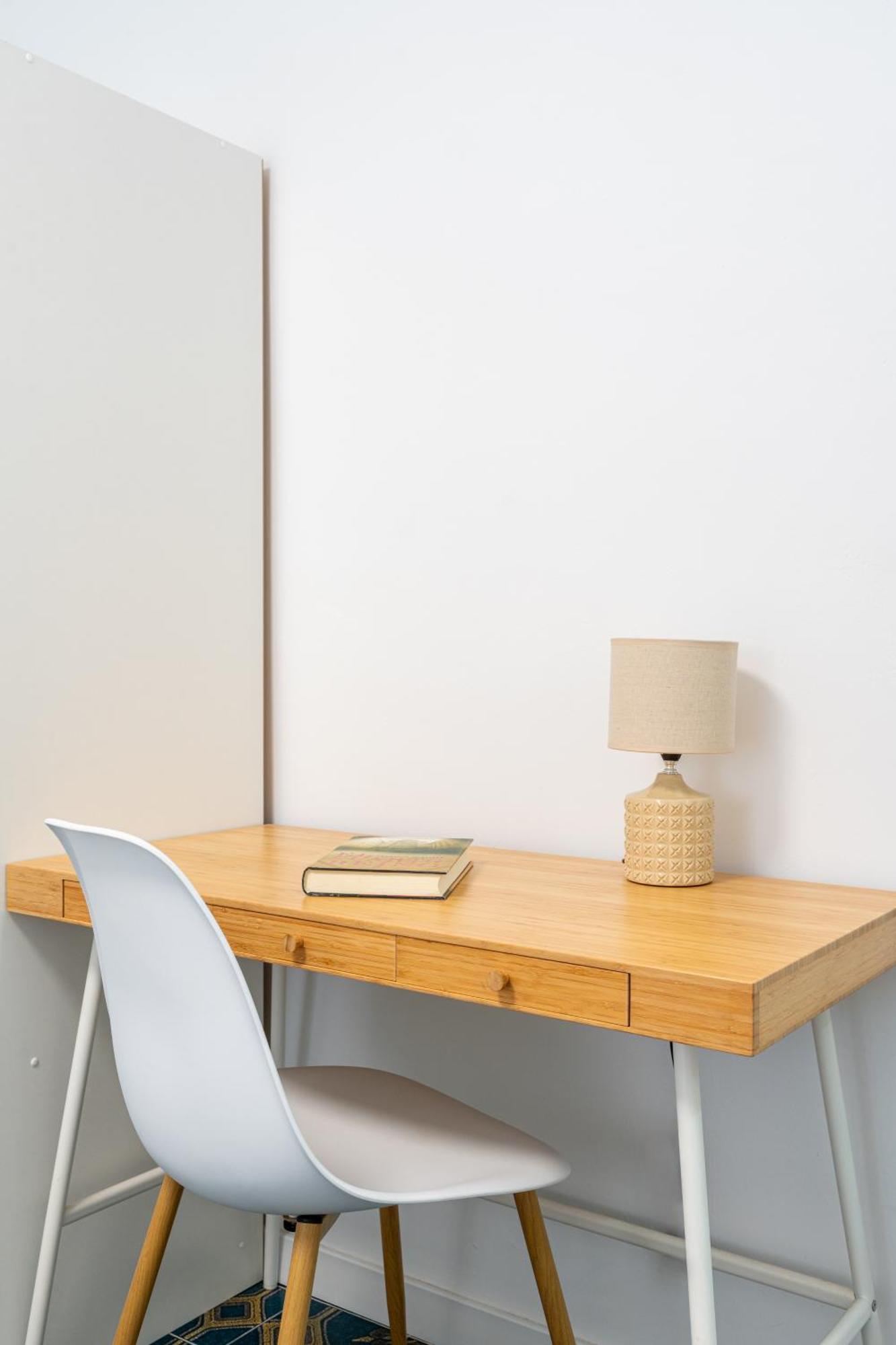 Piso Elegante Y Nuevo De 3 Y 2 Banos Apartamento