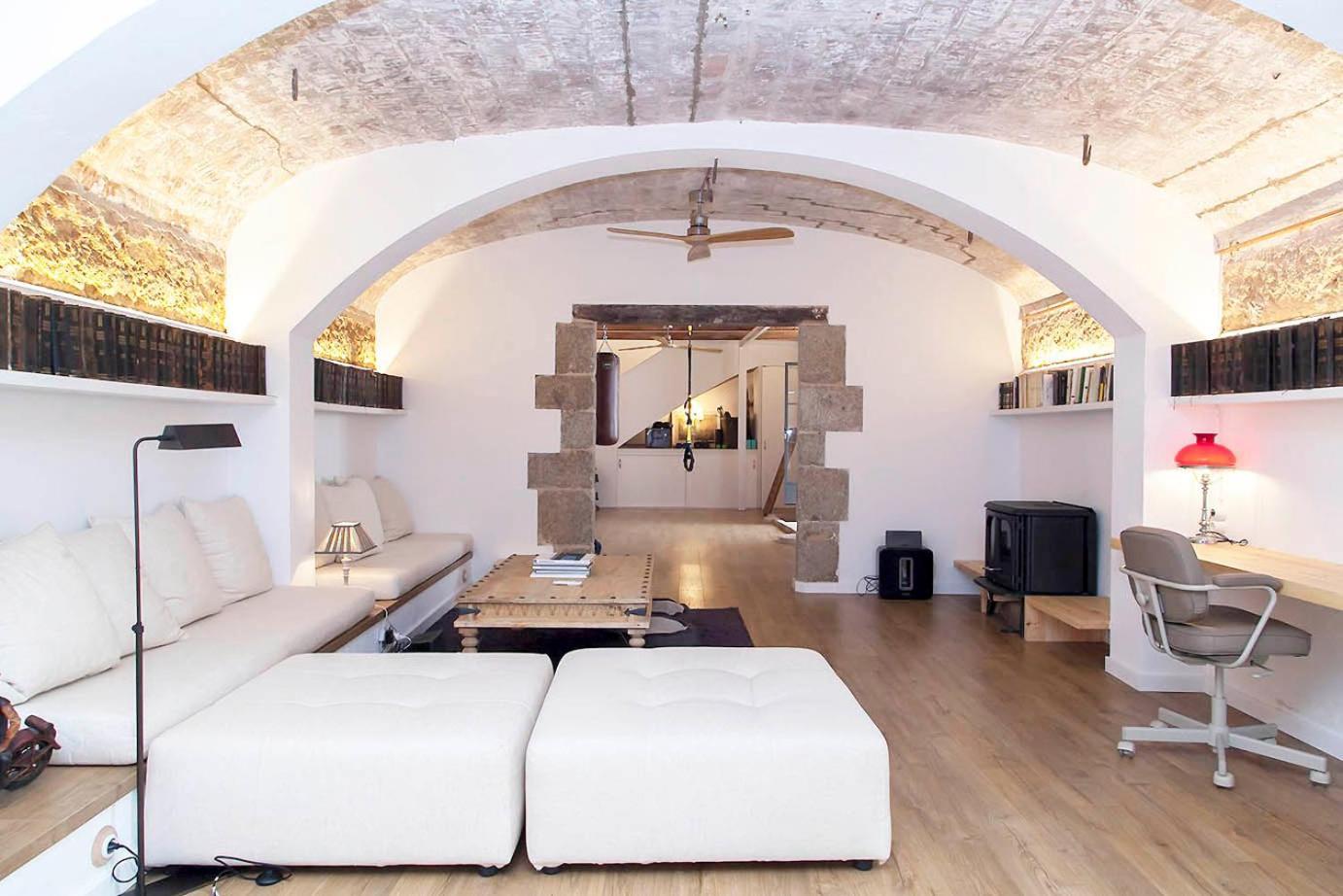 A Historic Xvi Century Near Barcelona Holiday home *