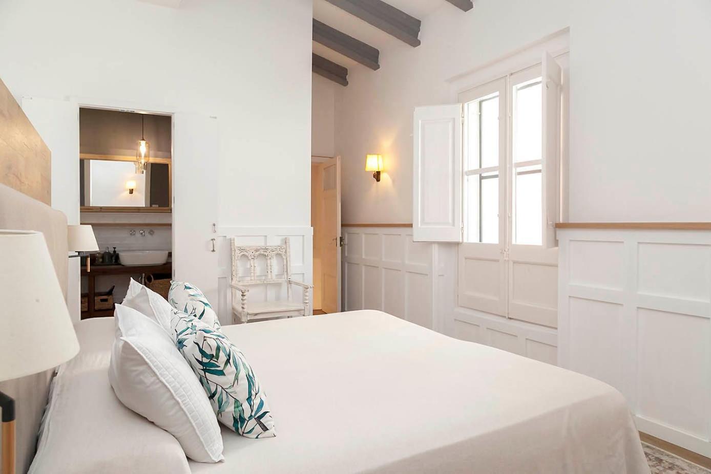 A Historic Xvi Century Near Barcelona Holiday home *