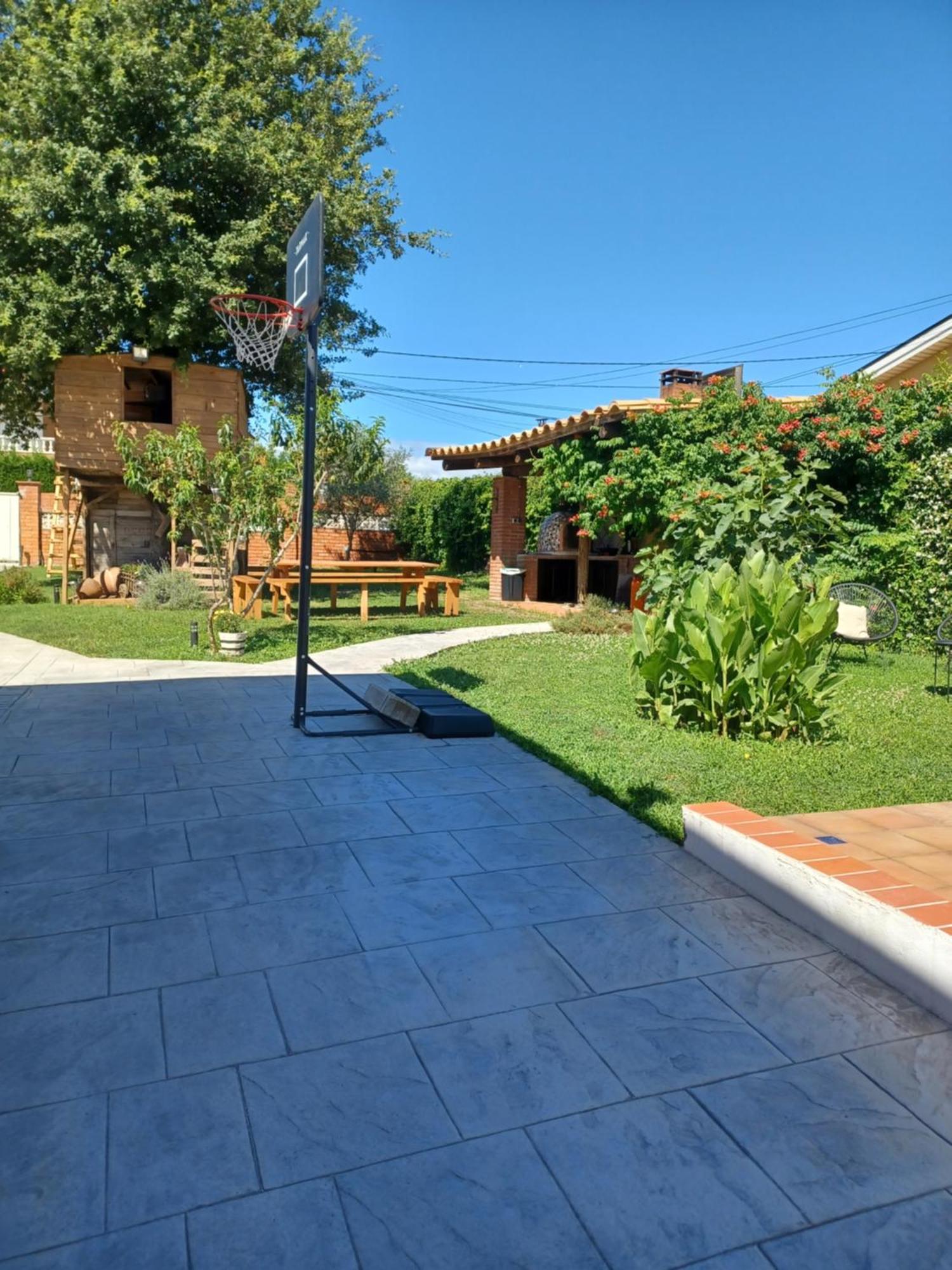 Сasa de vacaciones Piscina De Sal Barbacoa Wifi, Parking Gratis, 3 Min Pga Casa El Roble