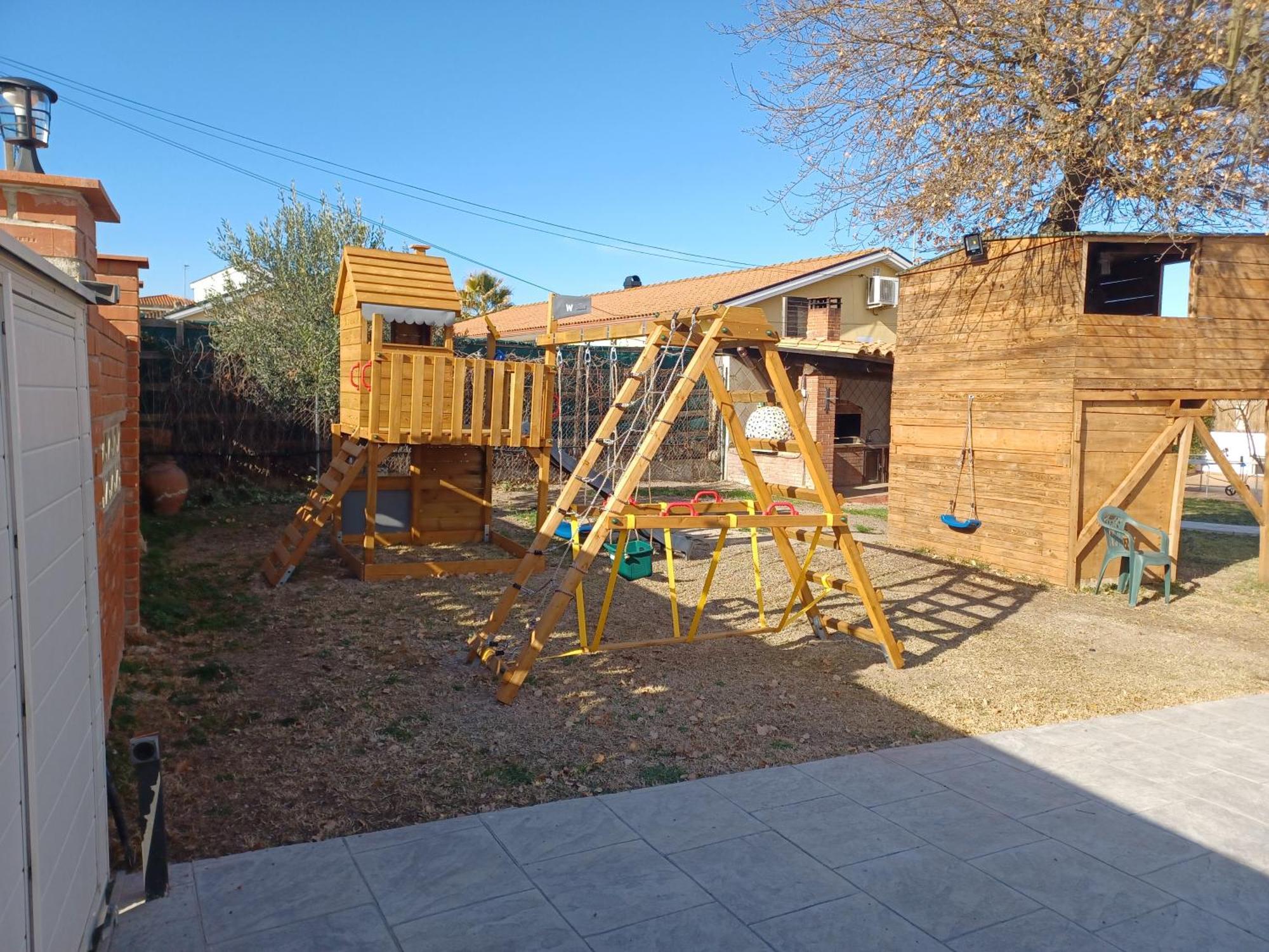Сasa de vacaciones Piscina De Sal Barbacoa Wifi, Parking Gratis, 3 Min Pga Casa El Roble *