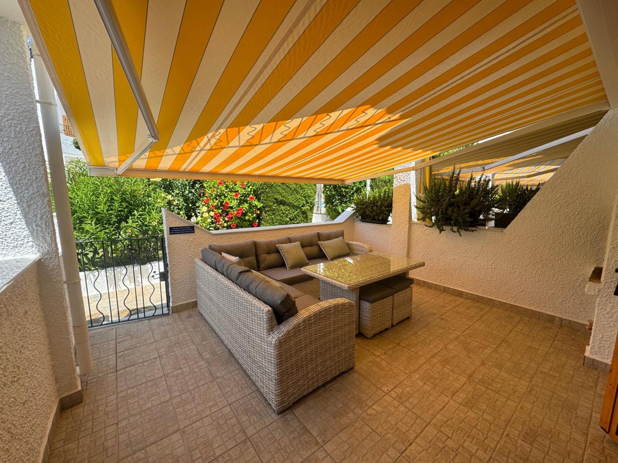 Contemporary House In Cabo Roig