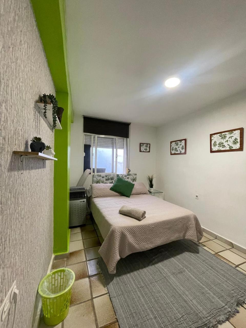 Muy Centrica. Habitación en casa particular Granada
