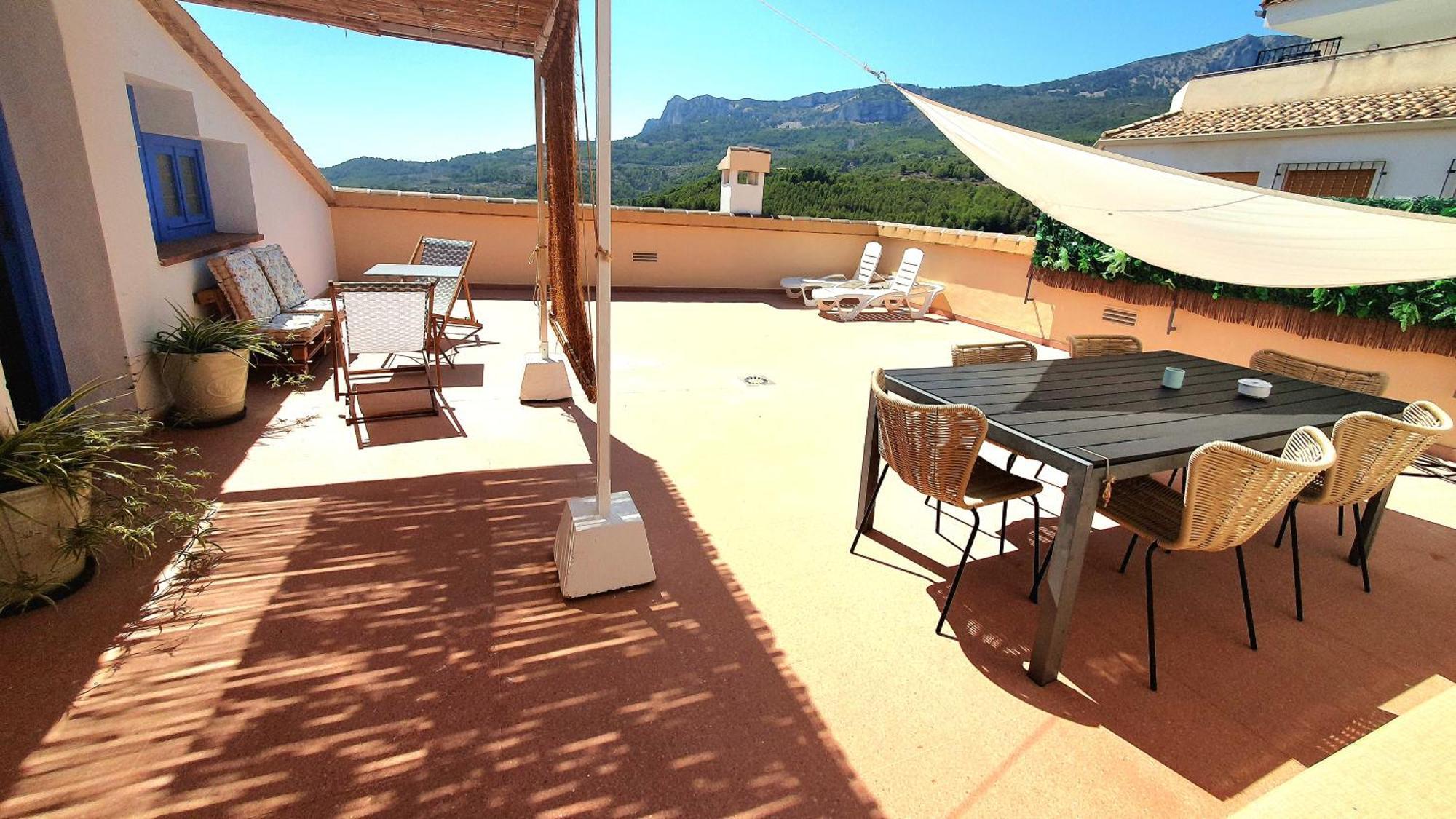 Atico Rooftop With 360º Views And Art Apartamento El Castell de Guadalest
