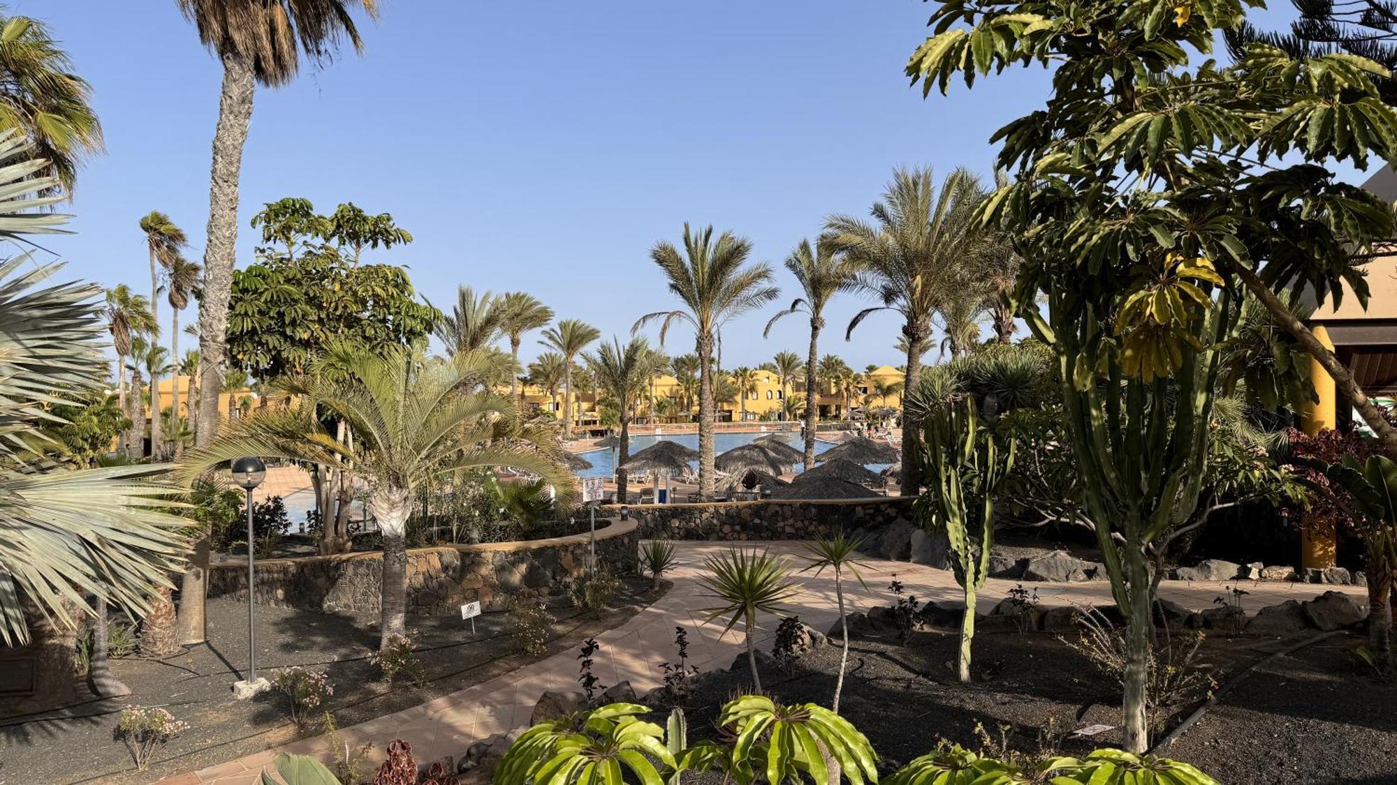 Golden Dream, Swimming Pool And Parking Corralejo