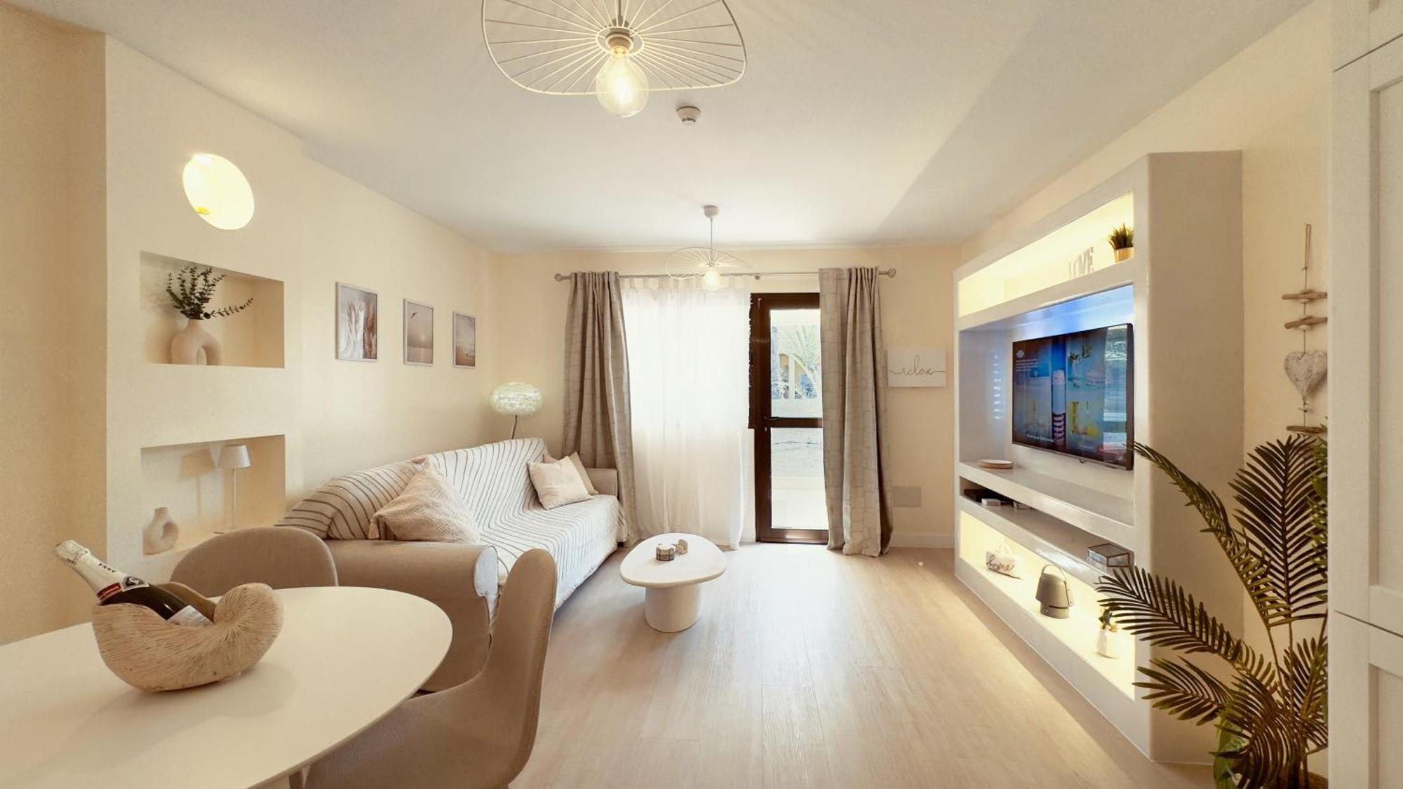 Golden Dream, Swimming Pool And Parking Сasa de vacaciones *