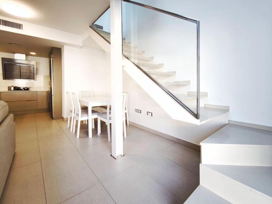 Moderno Duplex En Centro Apartamento *