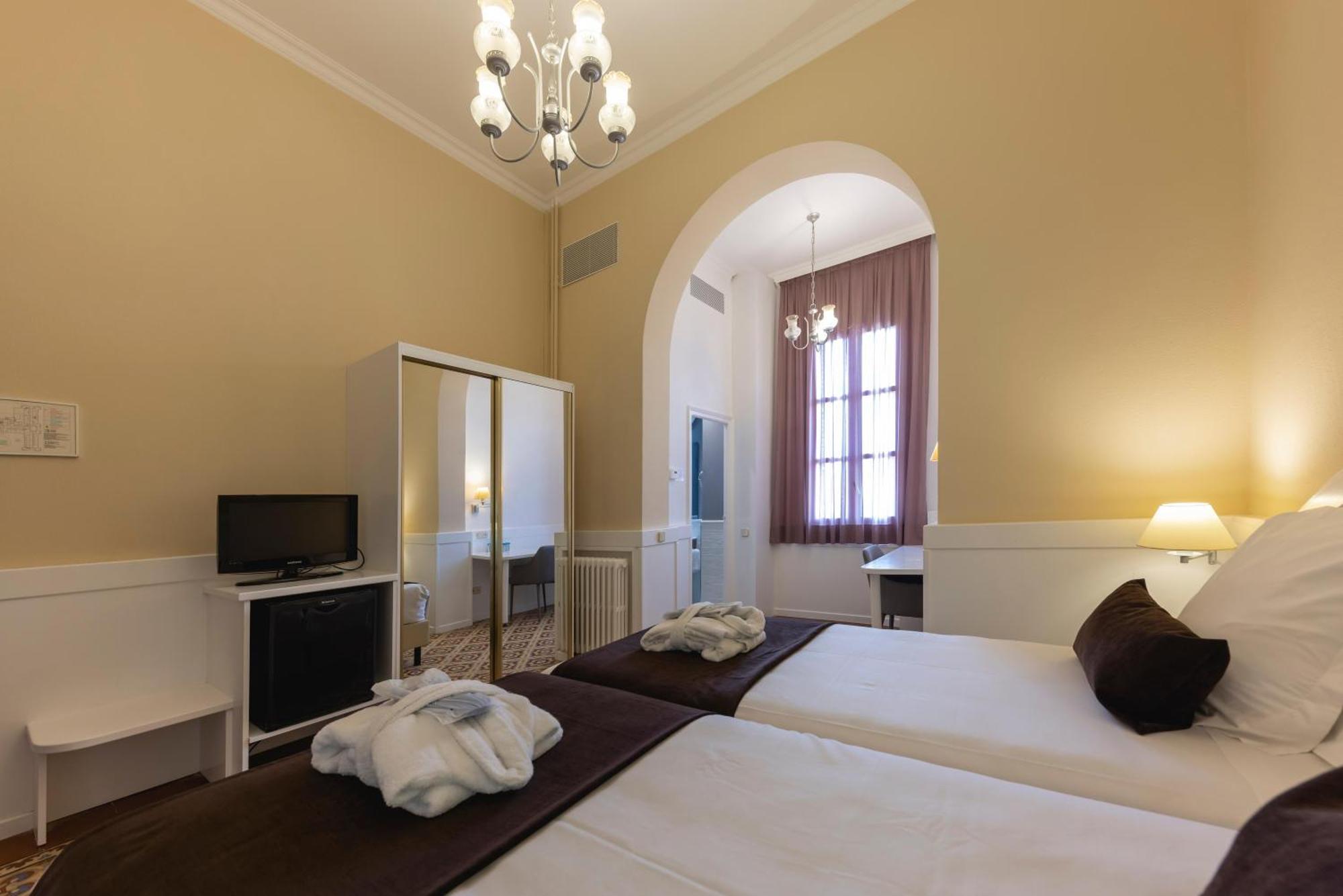 1881 Balneario Vichy Catalan Hotel 3*