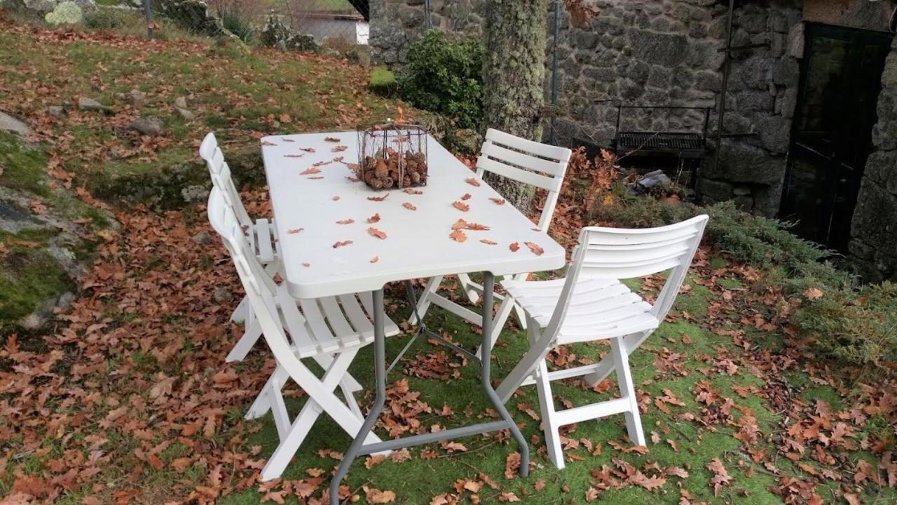 La Casa De Rocas - En La Ribeira Sacra Holiday home