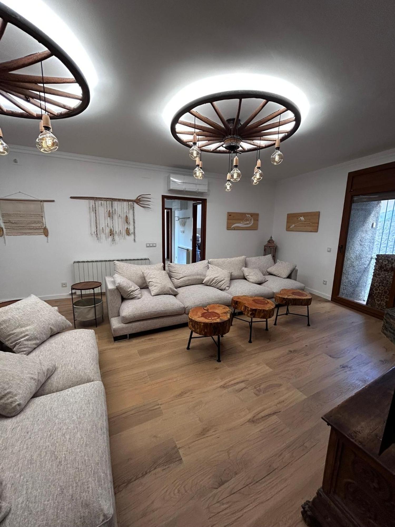 Cal Jando Holiday home *