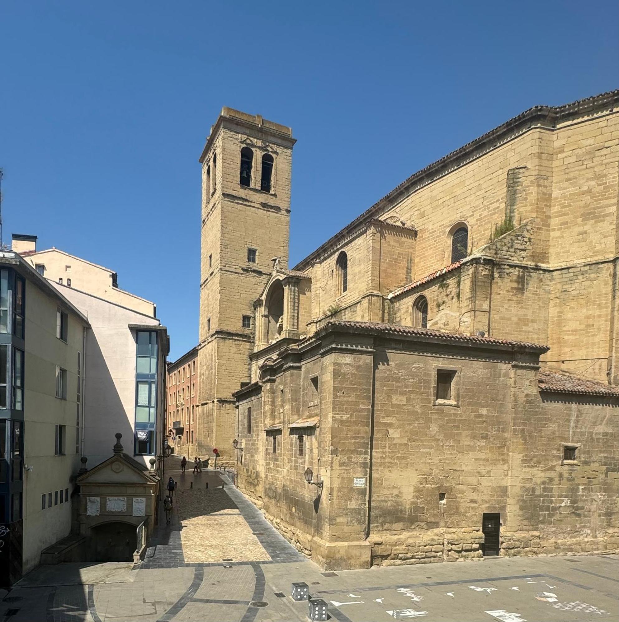 Santiago Tower Aire Ac Casco Antiguo By Apartment Logrono