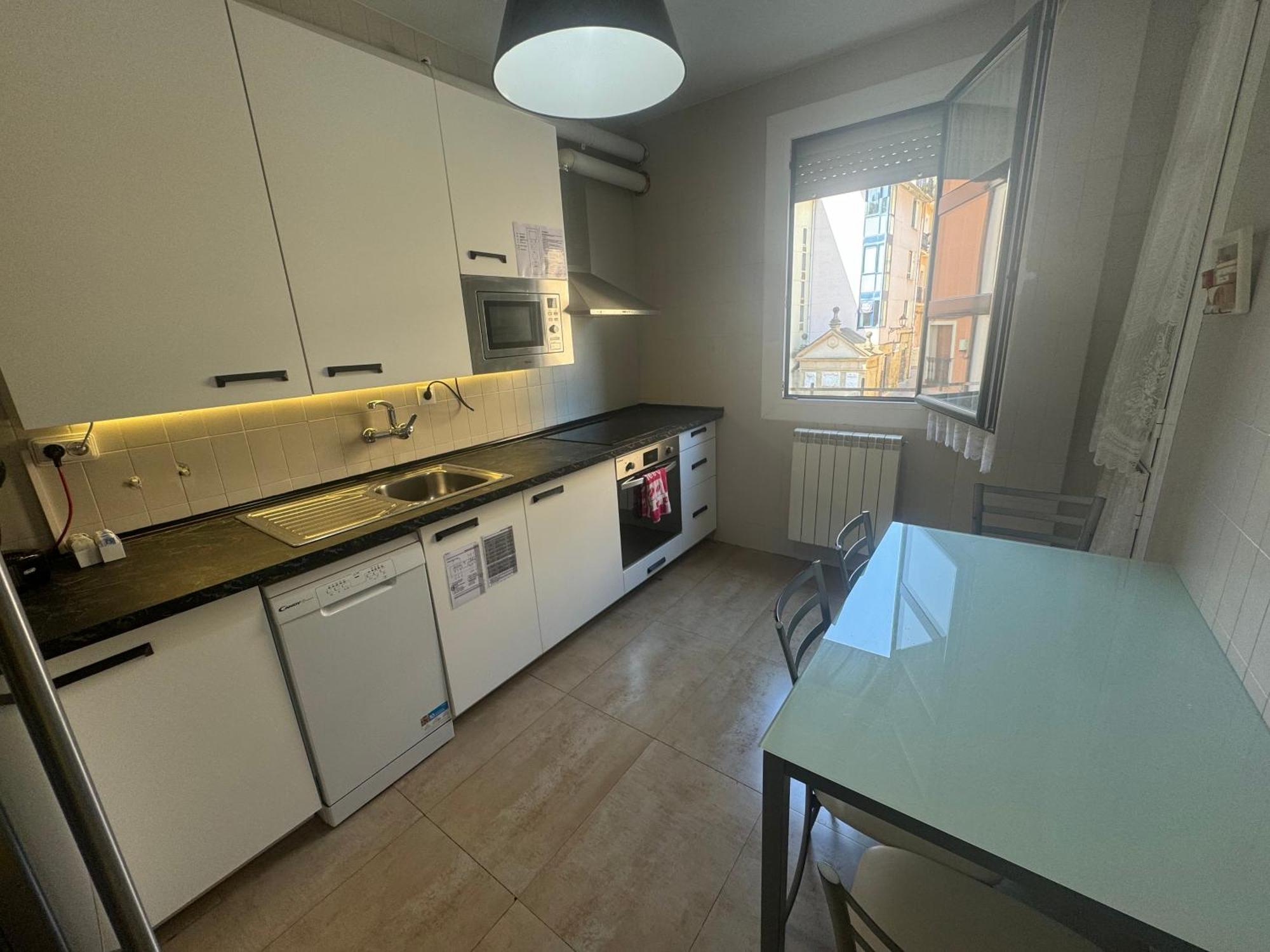 Apartment Santiago Tower Aire Ac Casco Antiguo By Logrono