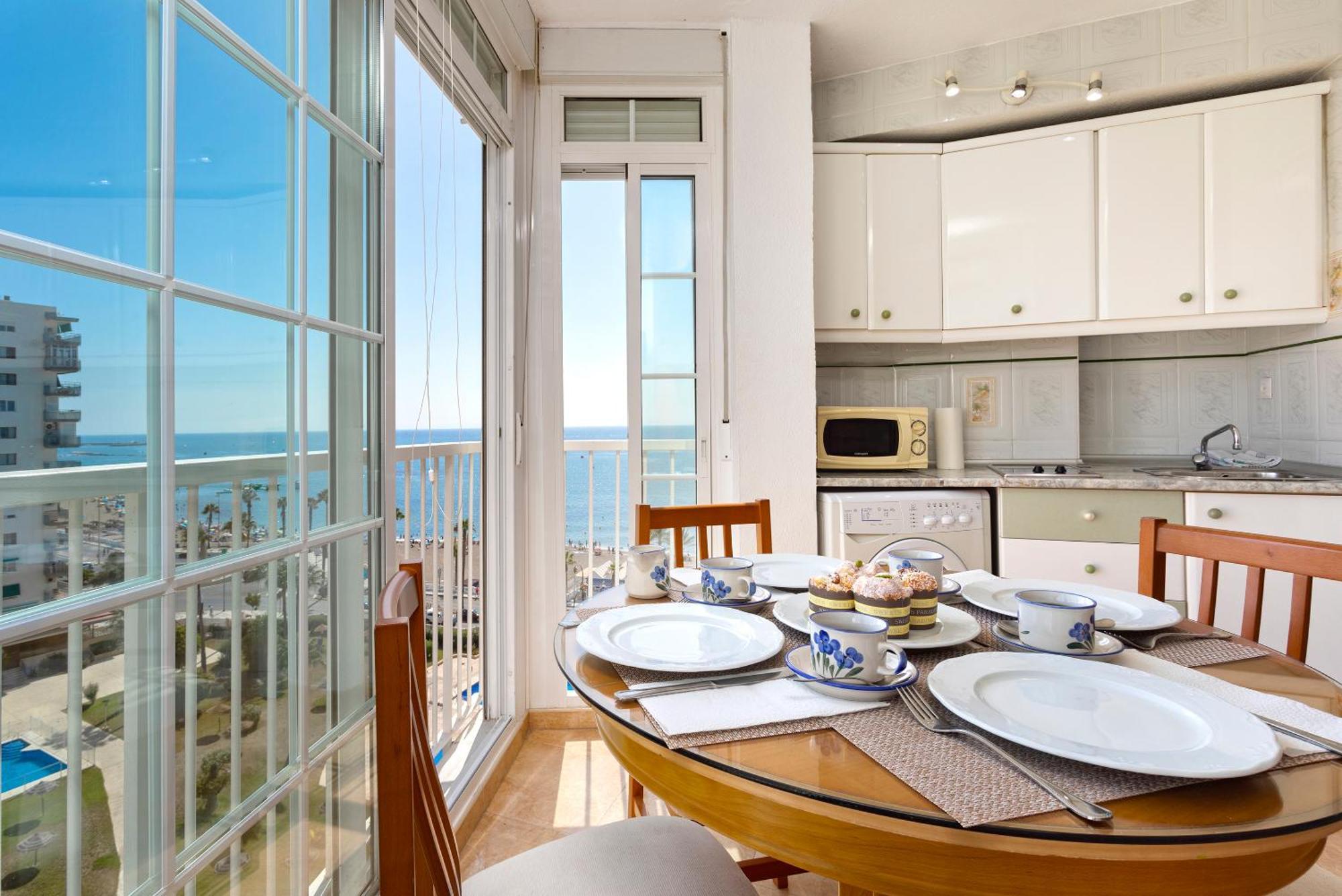 Con Vistas Al Mar En Apartment Benalmadena