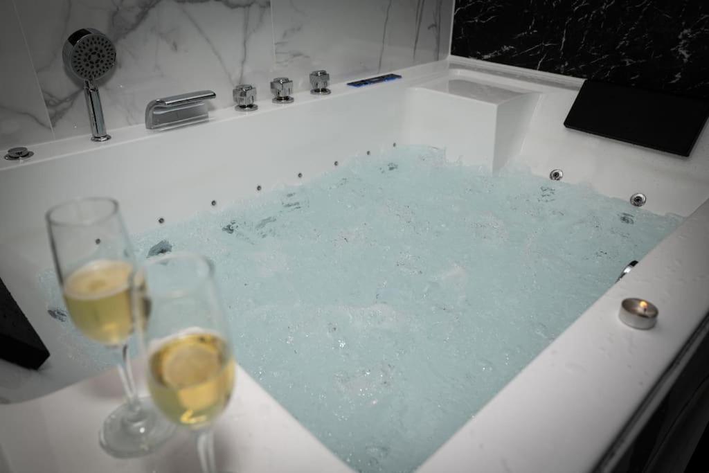 Escapada Jacuzzi Junto Catedral Apartamento