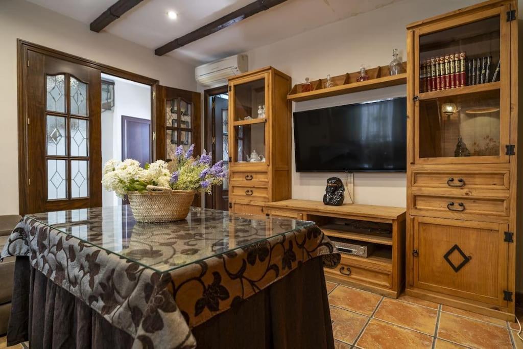 Casa Con Patio Y Terraza En Barrio Historico De La Villa, Junto Al Adarve Apartment