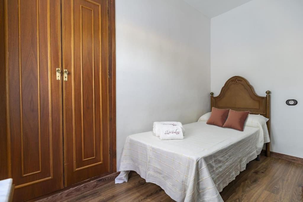 Apartment Casa Con Patio Y Terraza En Barrio Historico De La Villa, Junto Al Adarve *