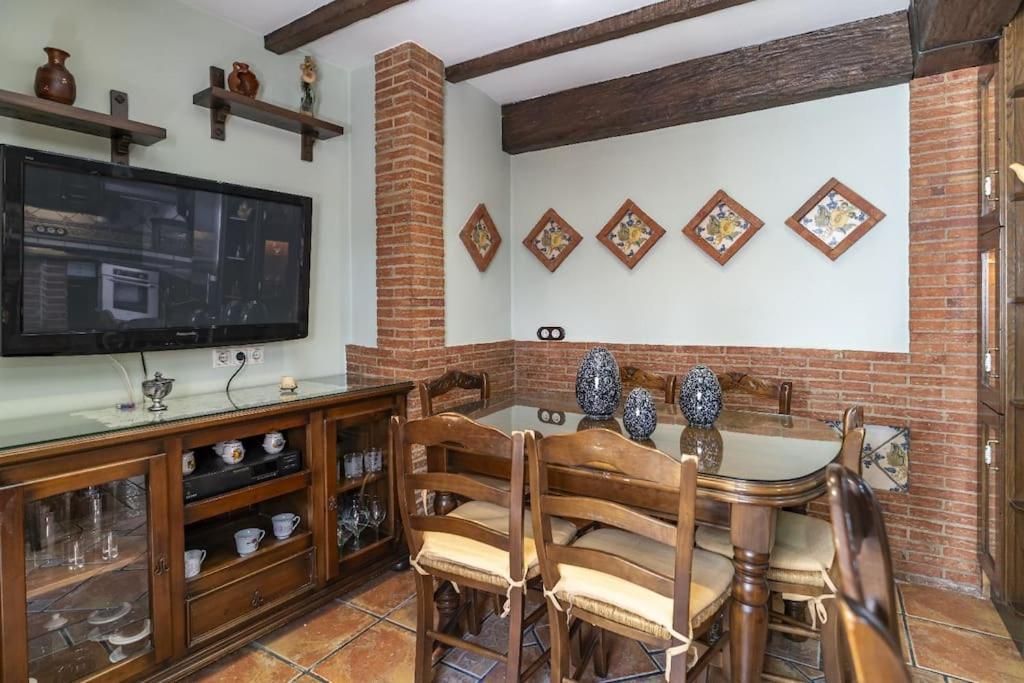 Casa Con Patio Y Terraza En Barrio Historico De La Villa, Junto Al Adarve Apartment