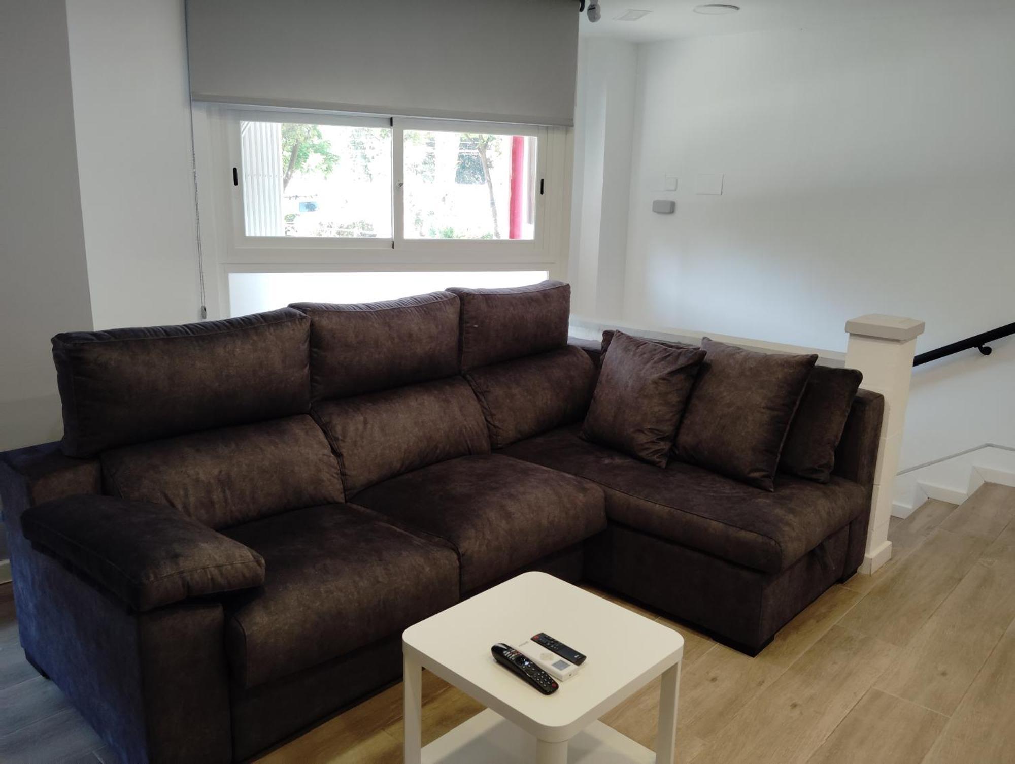 Plaza Palmeras2 Apartment *