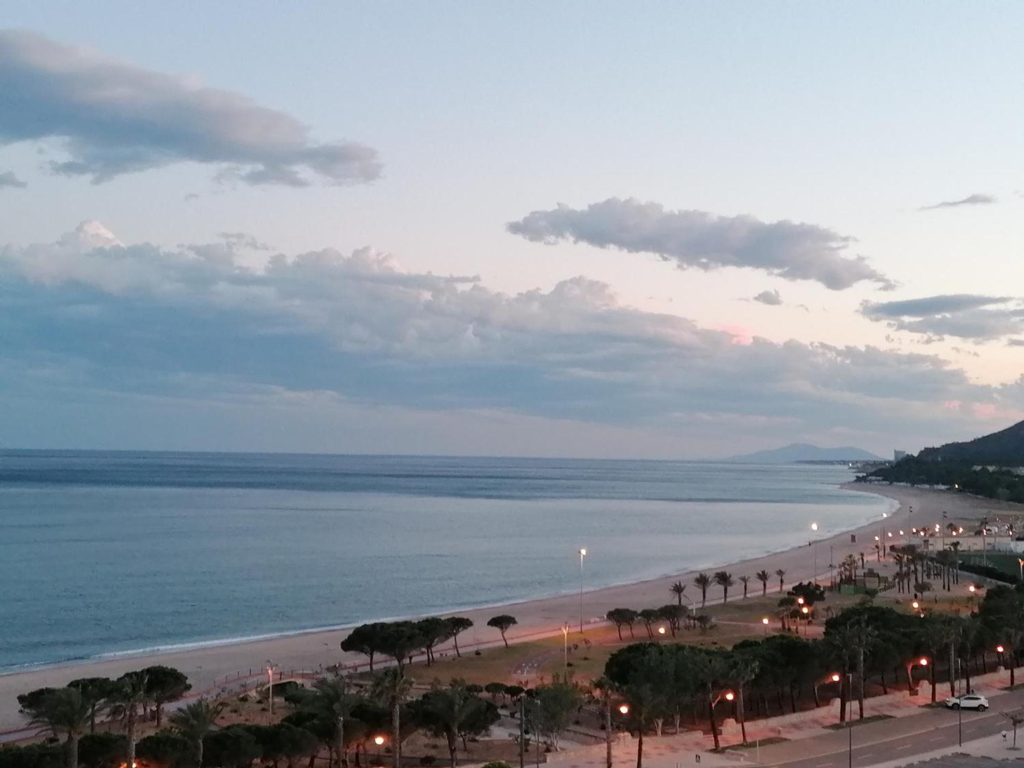 Con Terraza, Vistas Playa Y Montana * Hospitalet De L'Infant