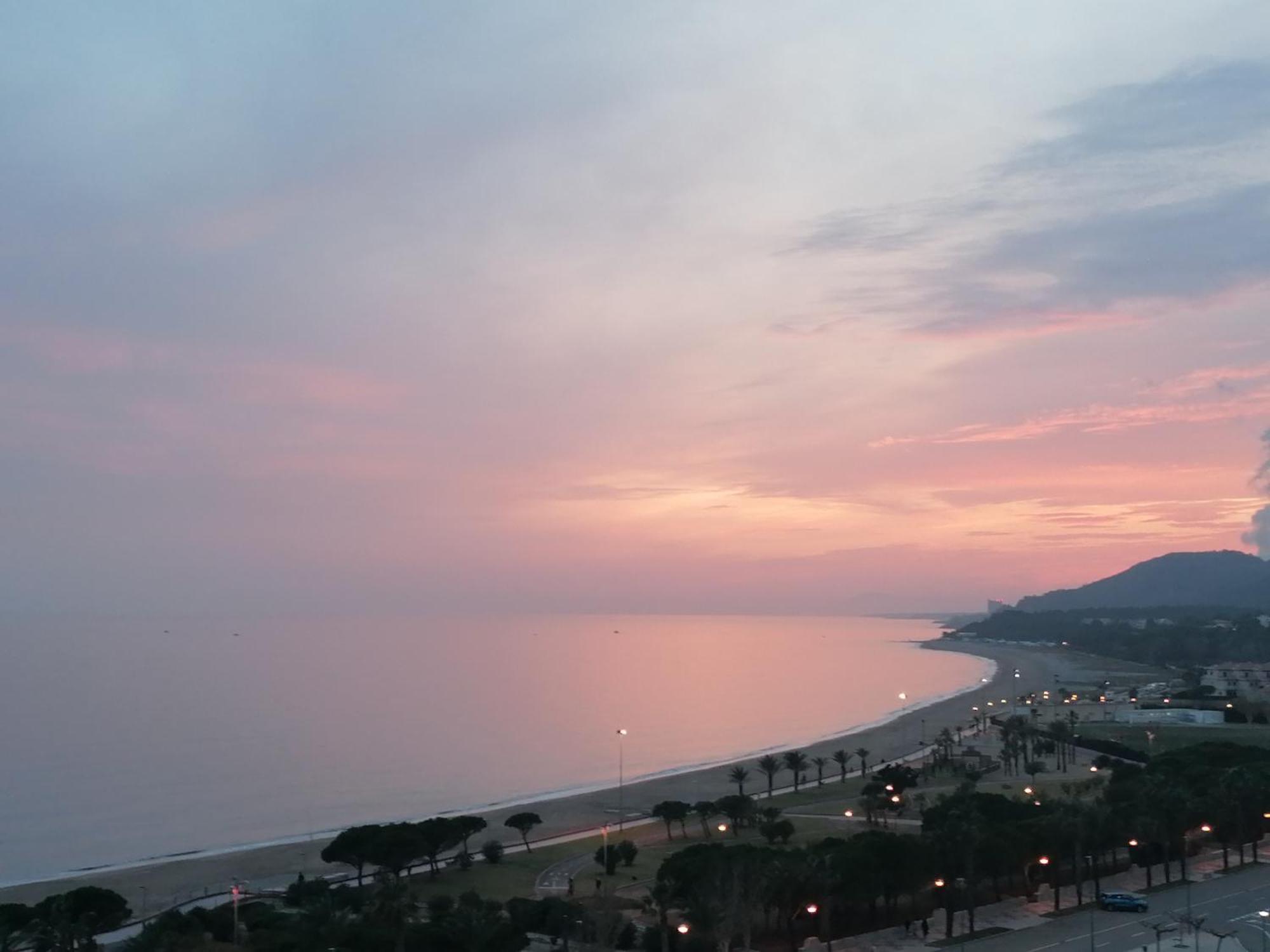 Con Terraza, Vistas Playa Y Montaña Hospitalet De L'Infant