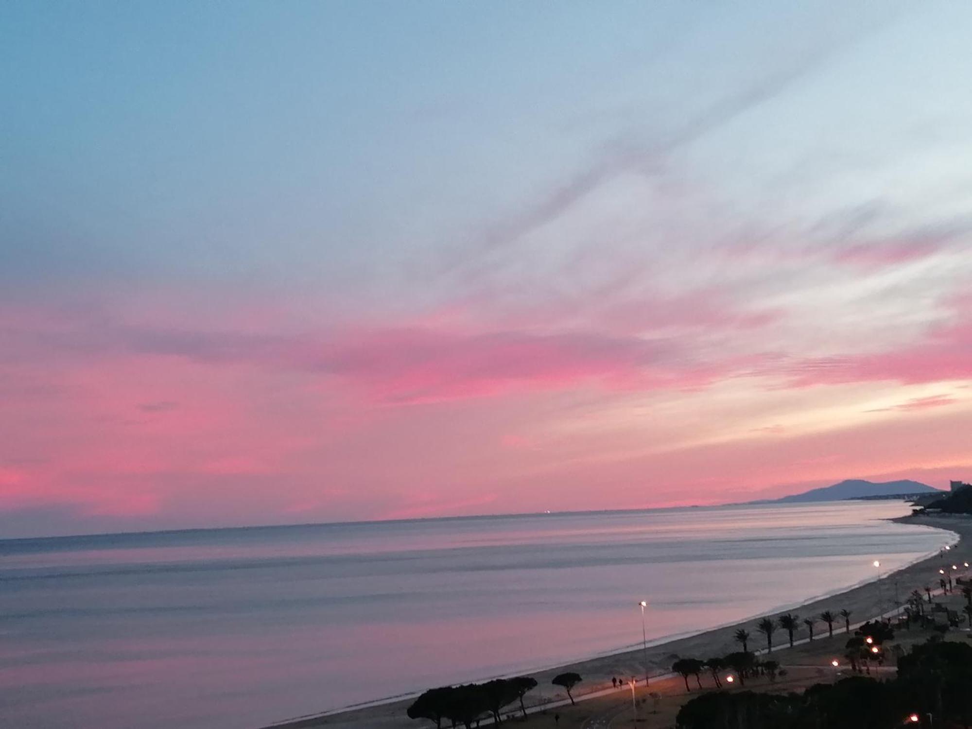 Apartamento Con Terraza, Vistas Playa Y Montaña
