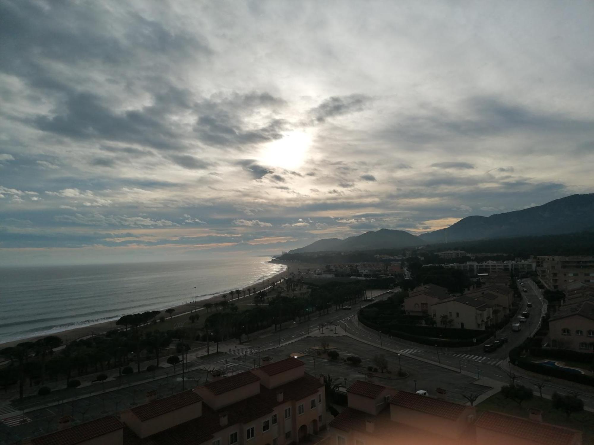 Con Terraza, Vistas Playa Y Montaña *
