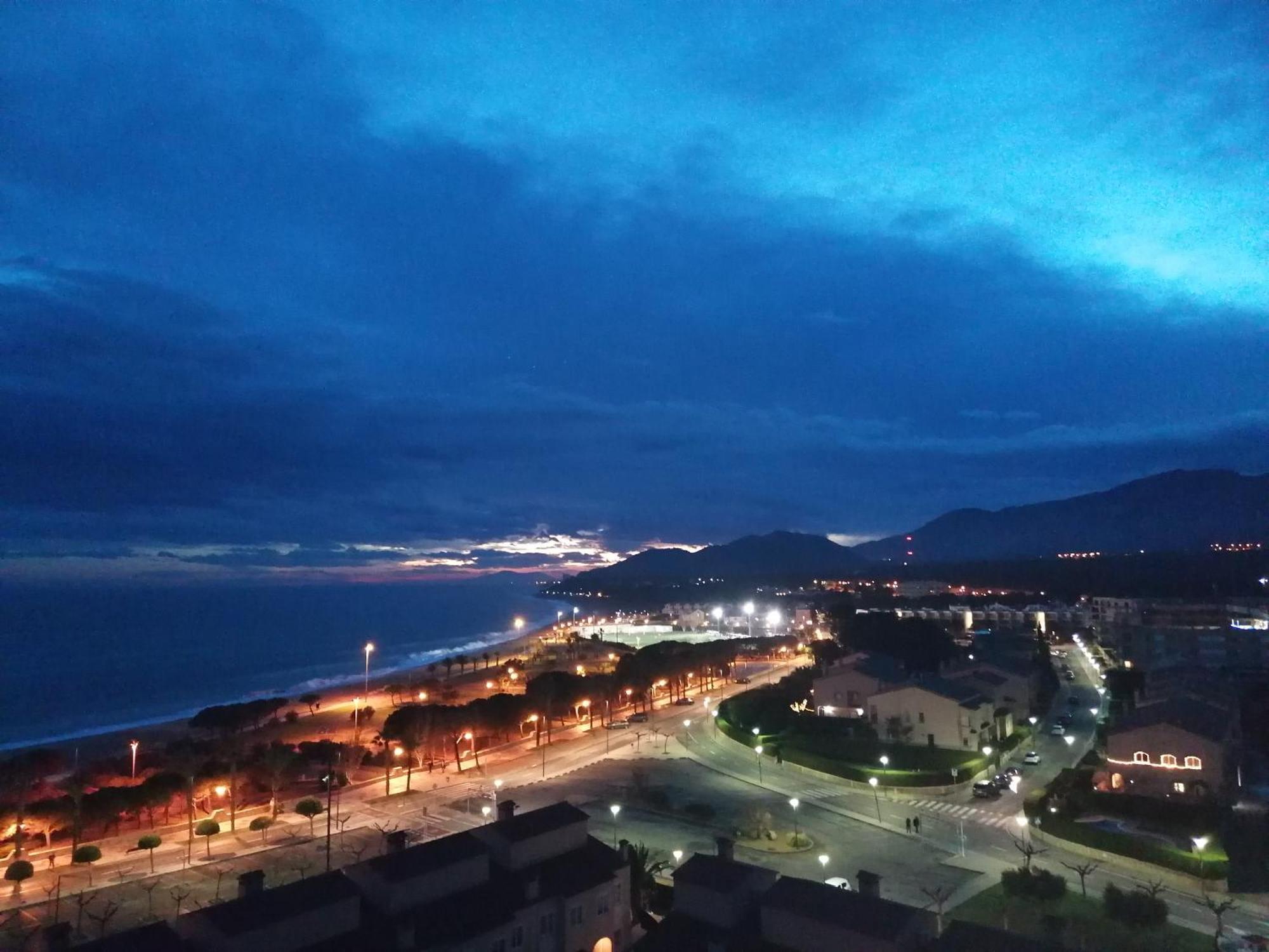 Con Terraza, Vistas Playa Y Montaña Hospitalet De L'Infant