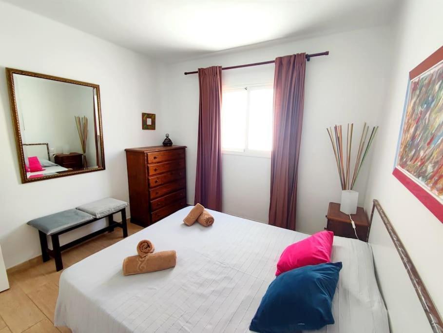 Centrico, Luminoso Y Tranquilo Apartamento Playa Honda (Lanzarote)
