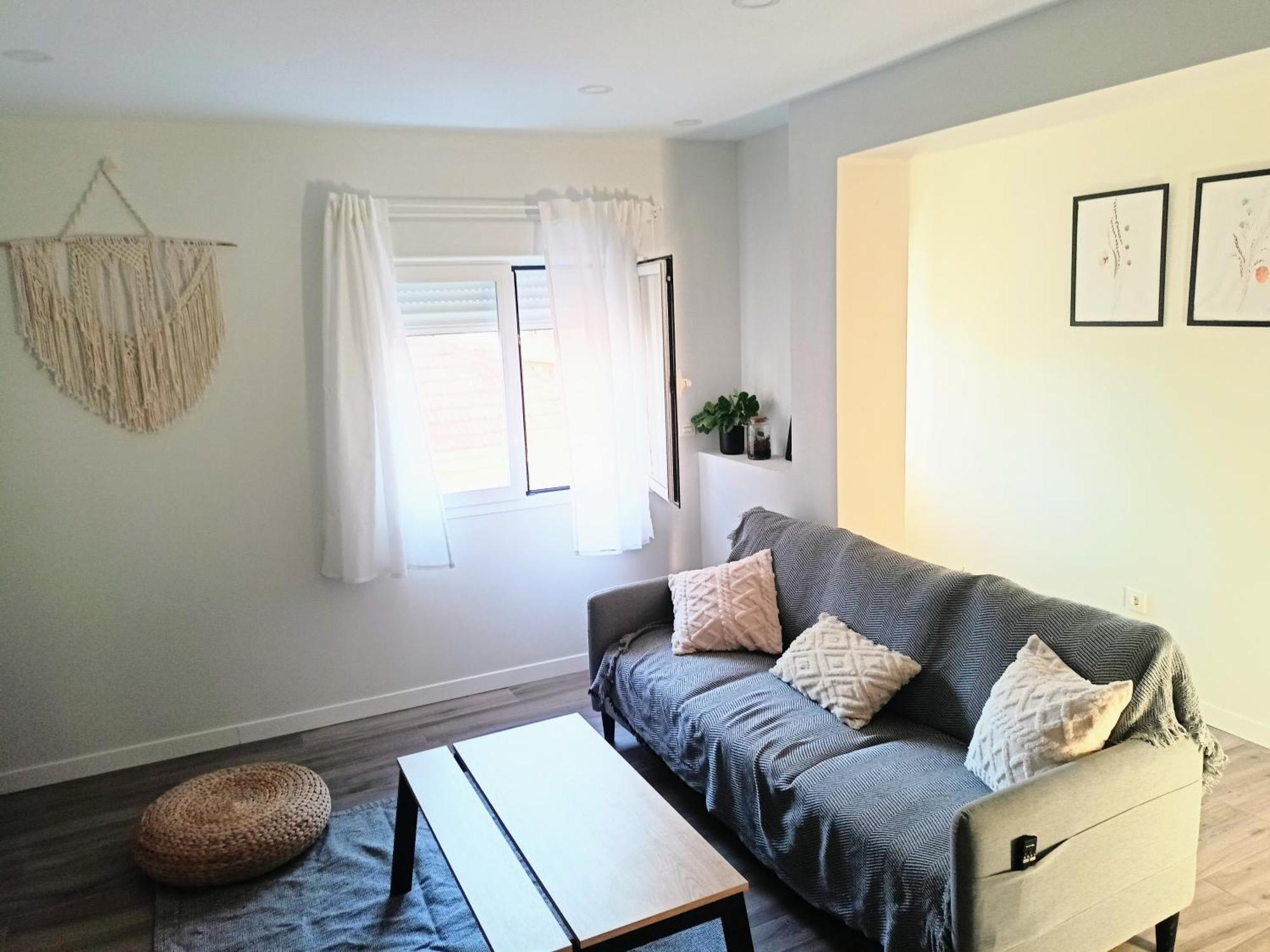 Habitacion Doble En Apartamento Reformado Con Terraza Double In Lovely With Terrace Homestay *