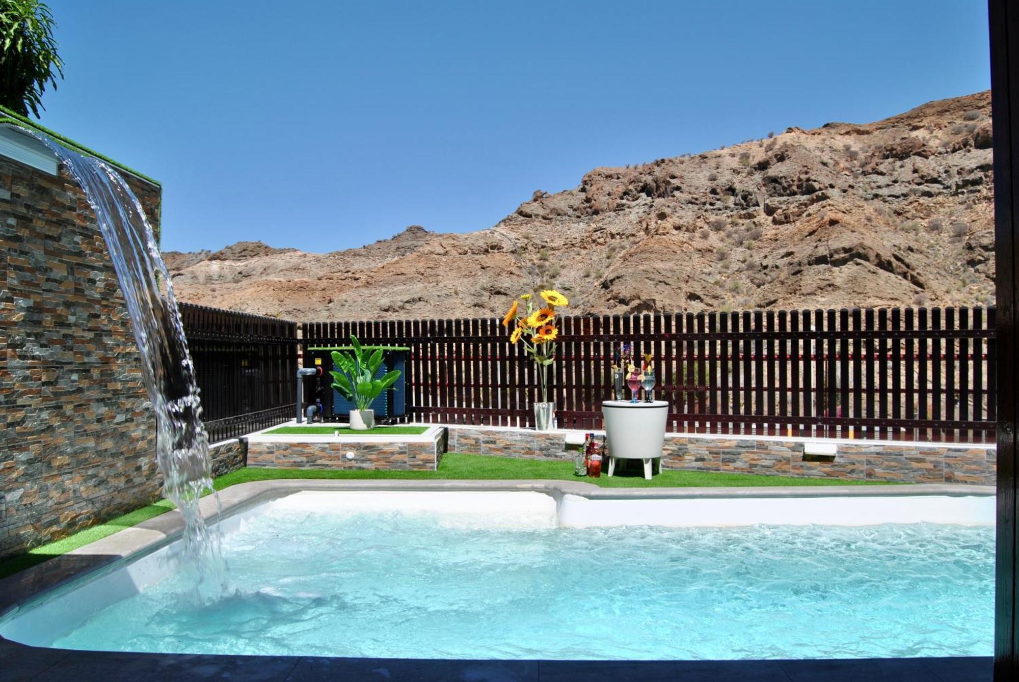 Puerto Rico In Front Of The Shopping Center With Private Heated Saltwater Pool With Jacuzzi & Arcade Games & T Able Foot Ball Villa