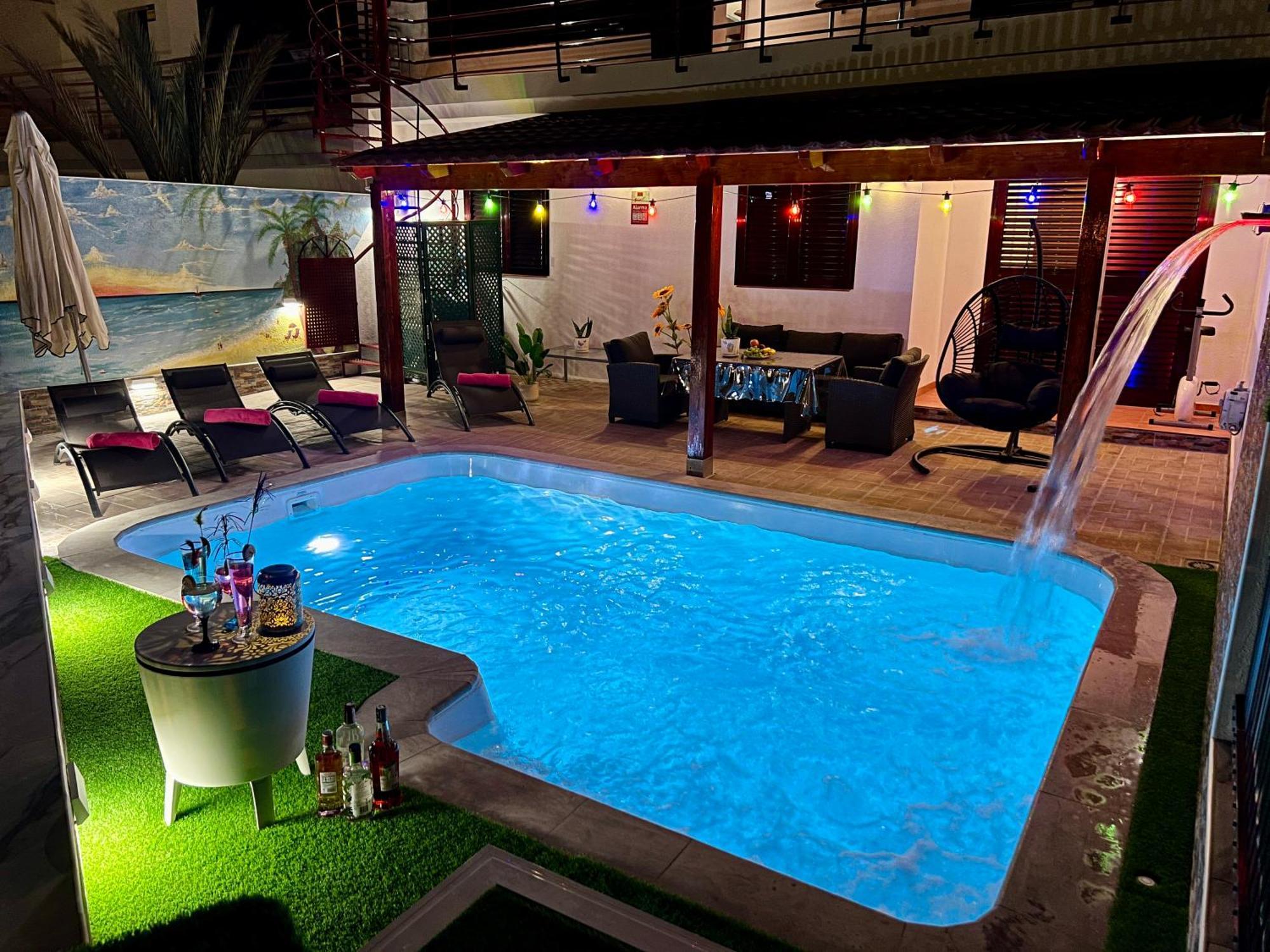 Puerto Rico In Front Of The Shopping Center With Private Heated Saltwater Pool With Jacuzzi & Arcade Games & T Able Foot Ball Villa