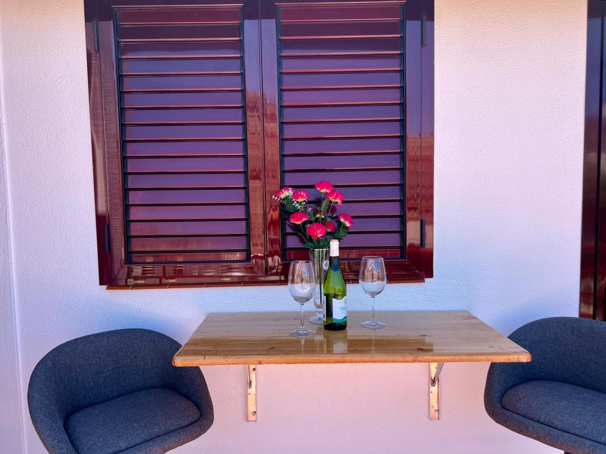 Villa Puerto Rico In Front Of The Shopping Center With Private Heated Saltwater Pool With Jacuzzi & Arcade Games & T Able Foot Ball Puerto Rico (Gran Canaria)