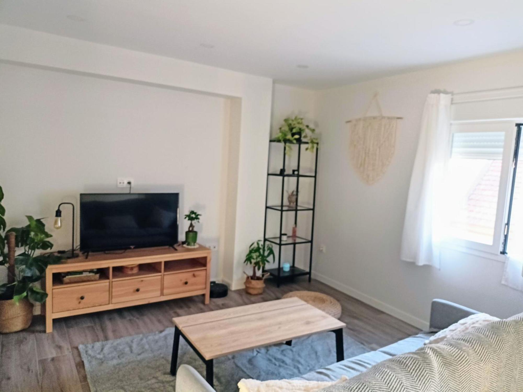 Habitacion Doble En Apartamento Reformado Con Terraza Double In Lovely With Terrace Homestay *
