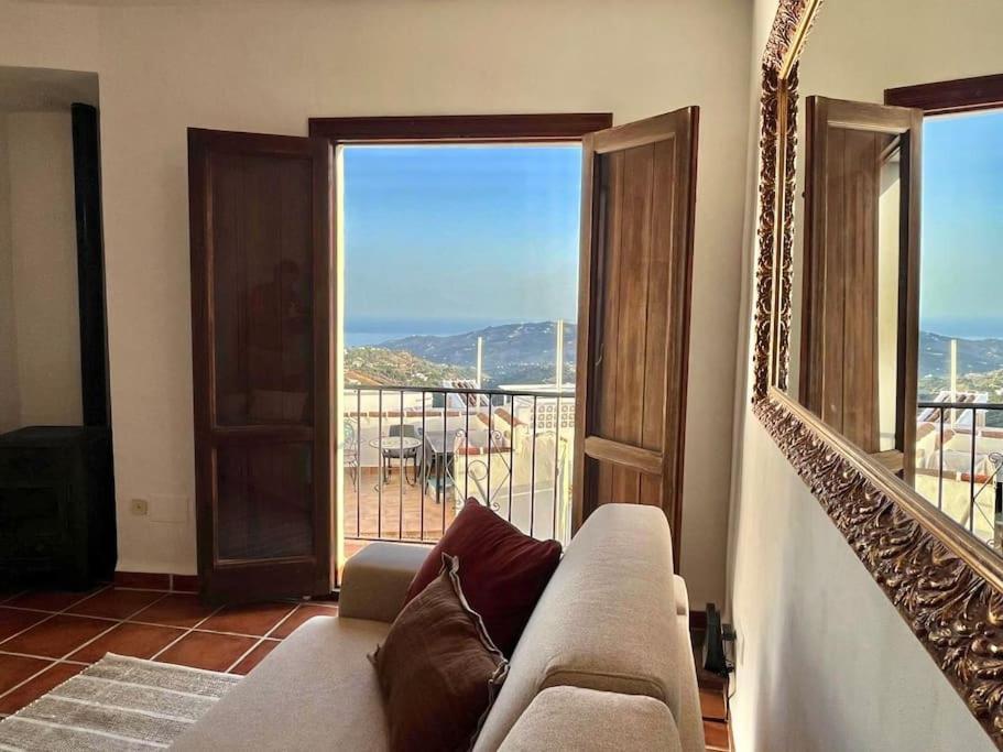 Casa Moriscos Con Increibles Vistas Al Mar Frigiliana