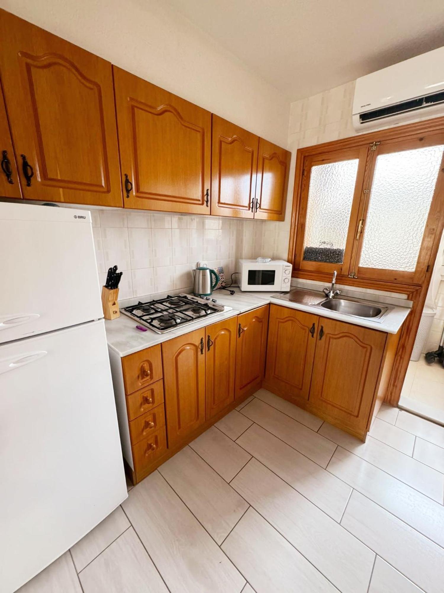 Rosi - 5-10 Minute Walk To La Zenia Beach, Bar, Cliff Walk, Shops, Paddys Point, Cabo Roig - Free Fast Fibre Optic Broadband - No Deposit Required