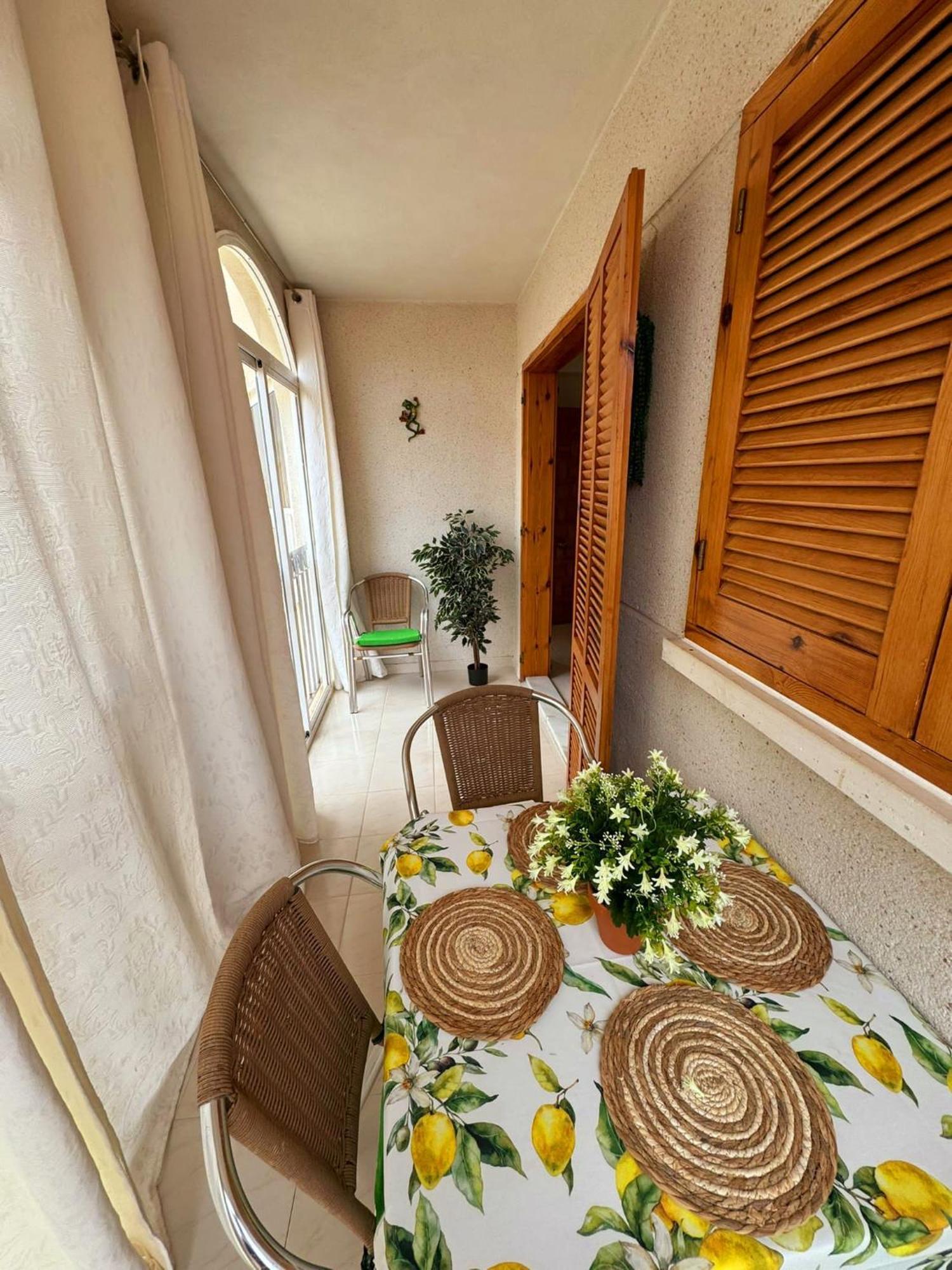 Apartamento Rosi - 5-10 Minute Walk To La Zenia Beach, Bar, Cliff Walk, Shops, Paddys Point, Cabo Roig - Free Fast Fibre Optic Broadband - No Deposit Required