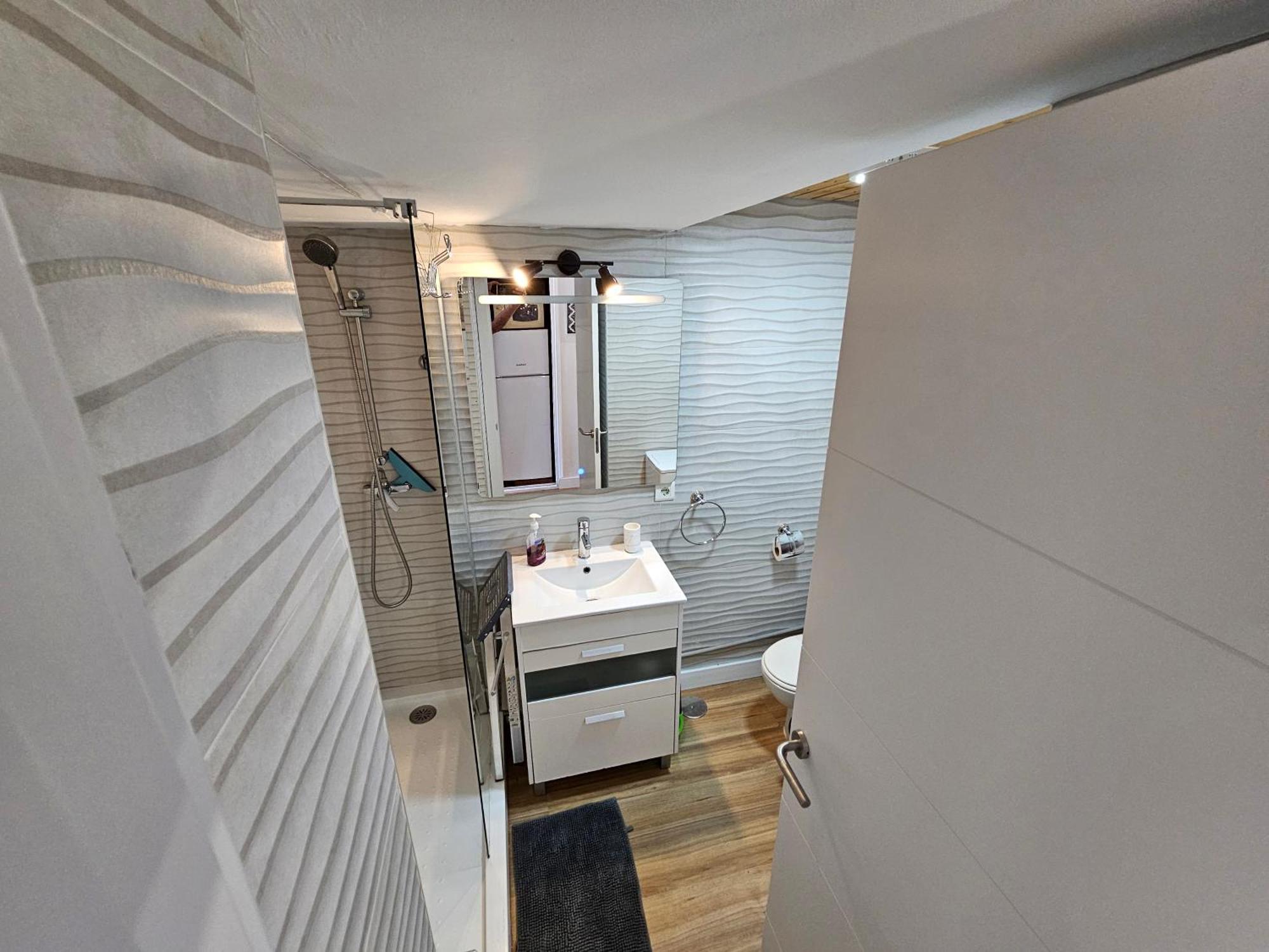 Bonito, Luminoso Y Centrico Con Piscina Y Vistas Al Mar Apartamento