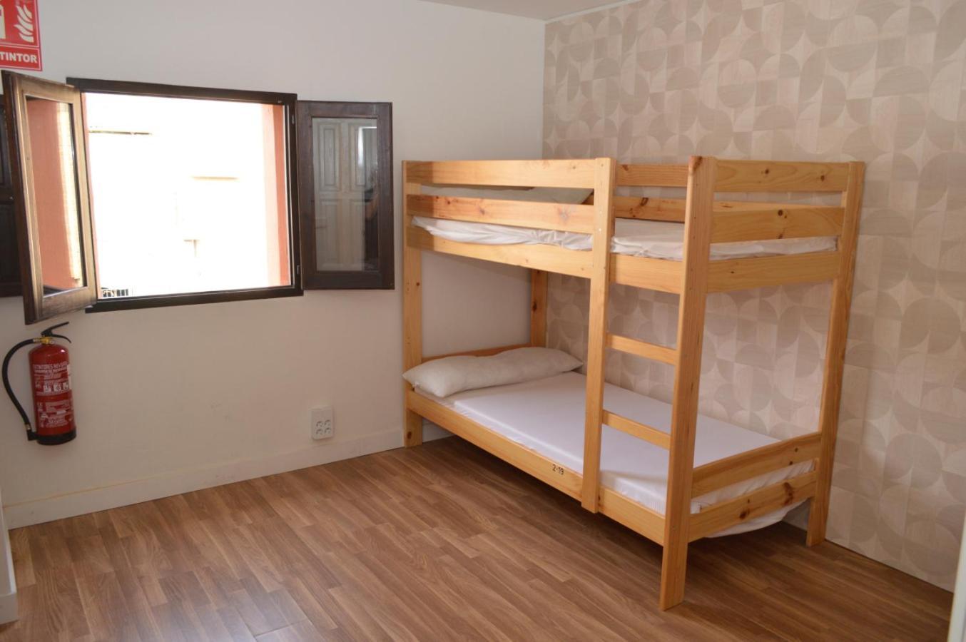 Hostal Gares *