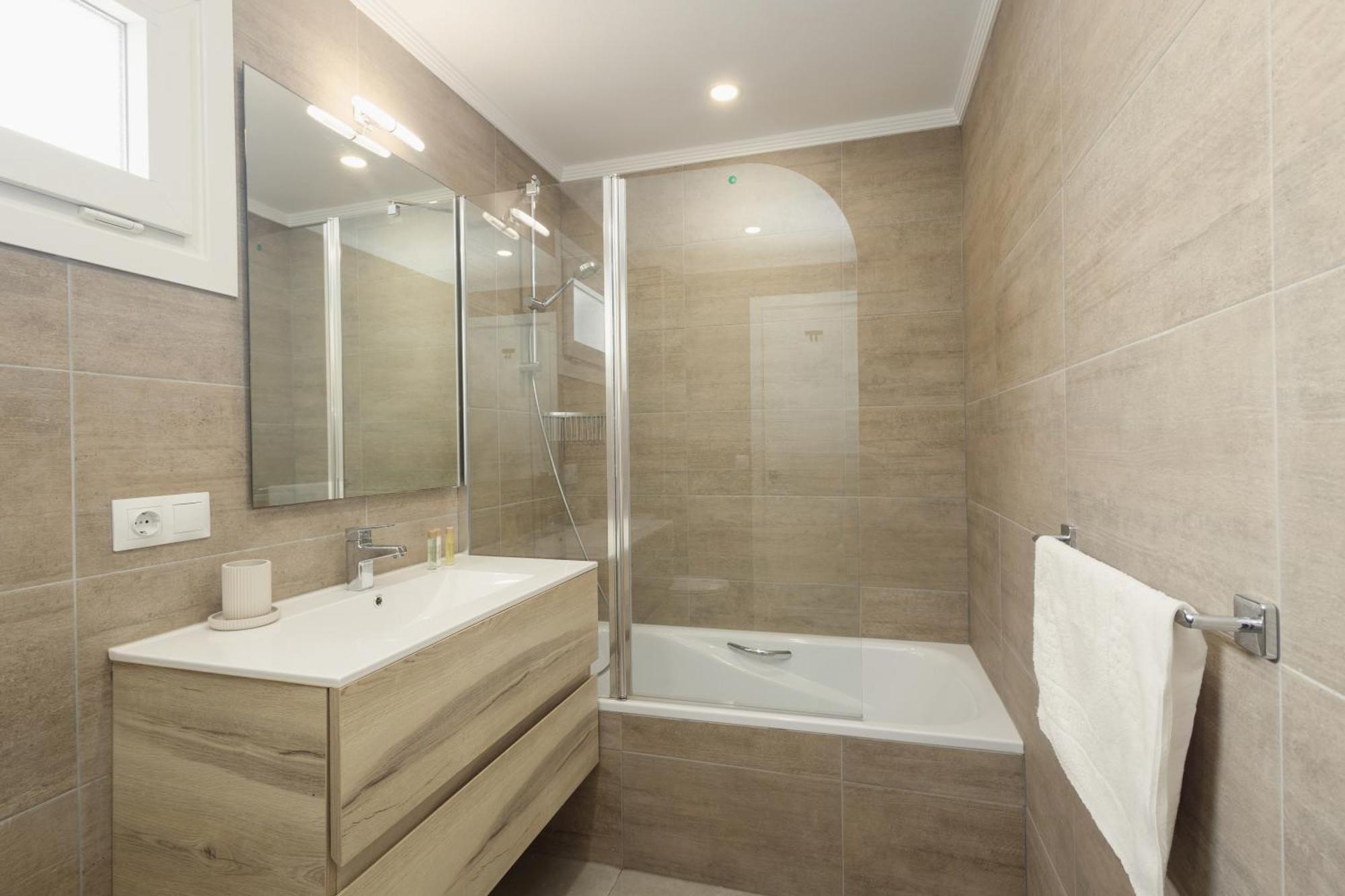 Townhouse, Recently Renovated And 200m From La Cala Beach, In Mijas Costa *