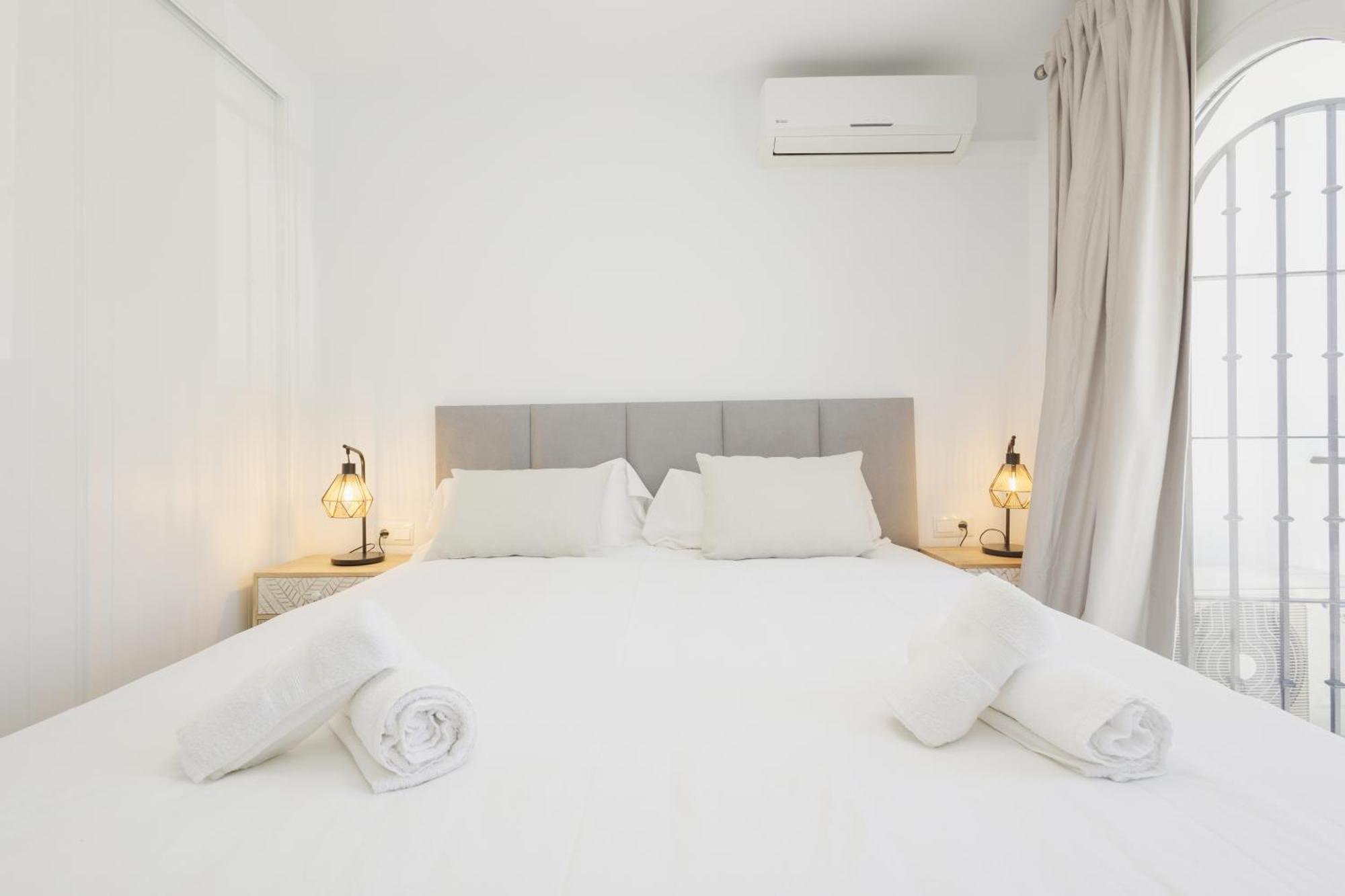 Townhouse, Recently Renovated And 200m From La Cala Beach, In Mijas Costa Apartamento