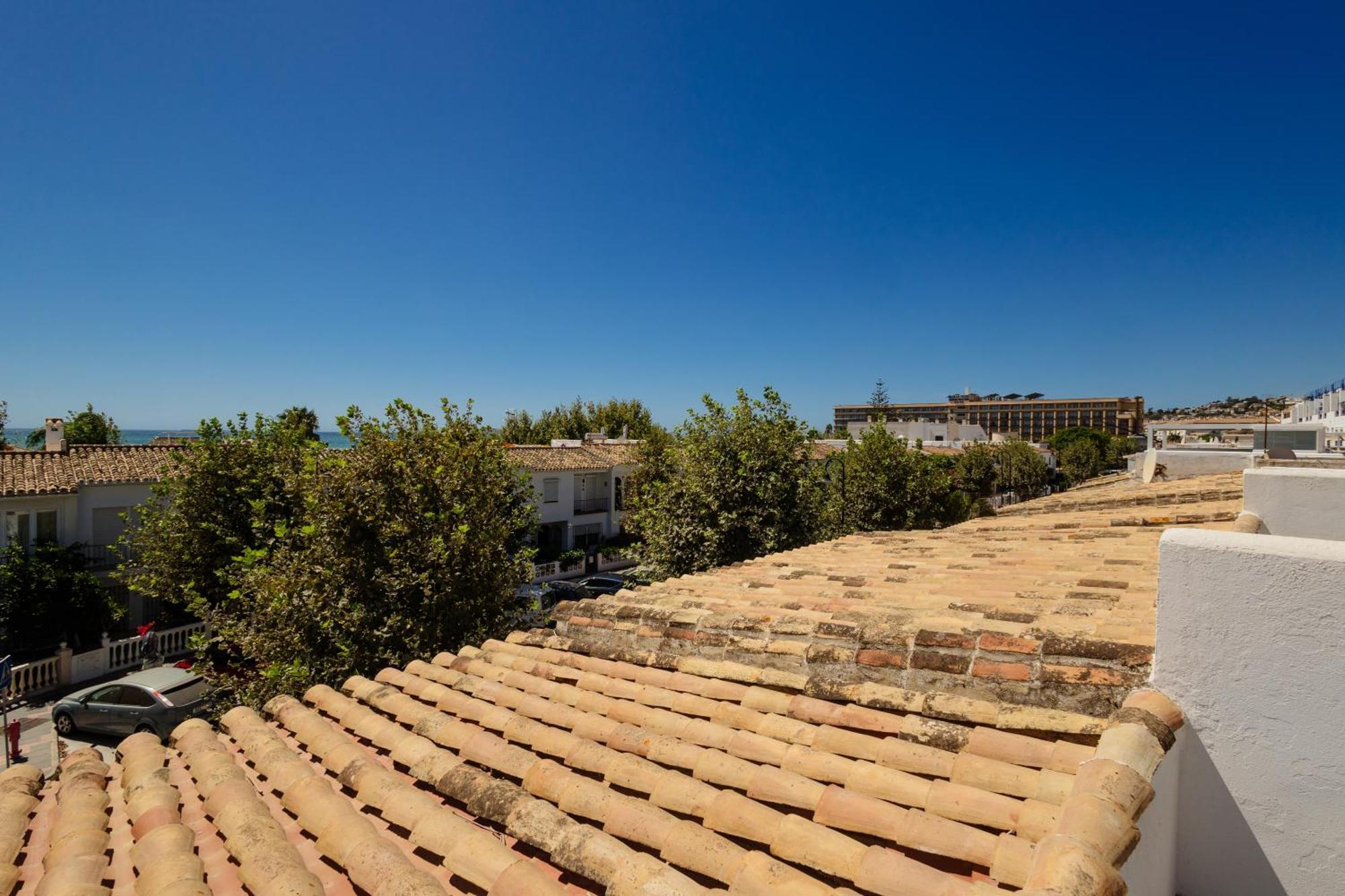Townhouse, Recently Renovated And 200m From La Cala Beach, In Mijas Costa Apartamento