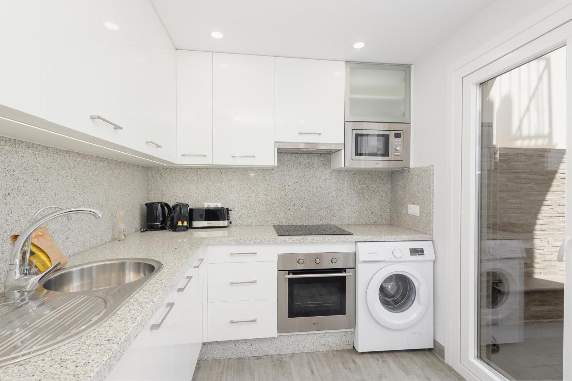 Townhouse, Recently Renovated And 200m From La Cala Beach, In Mijas Costa Apartamento