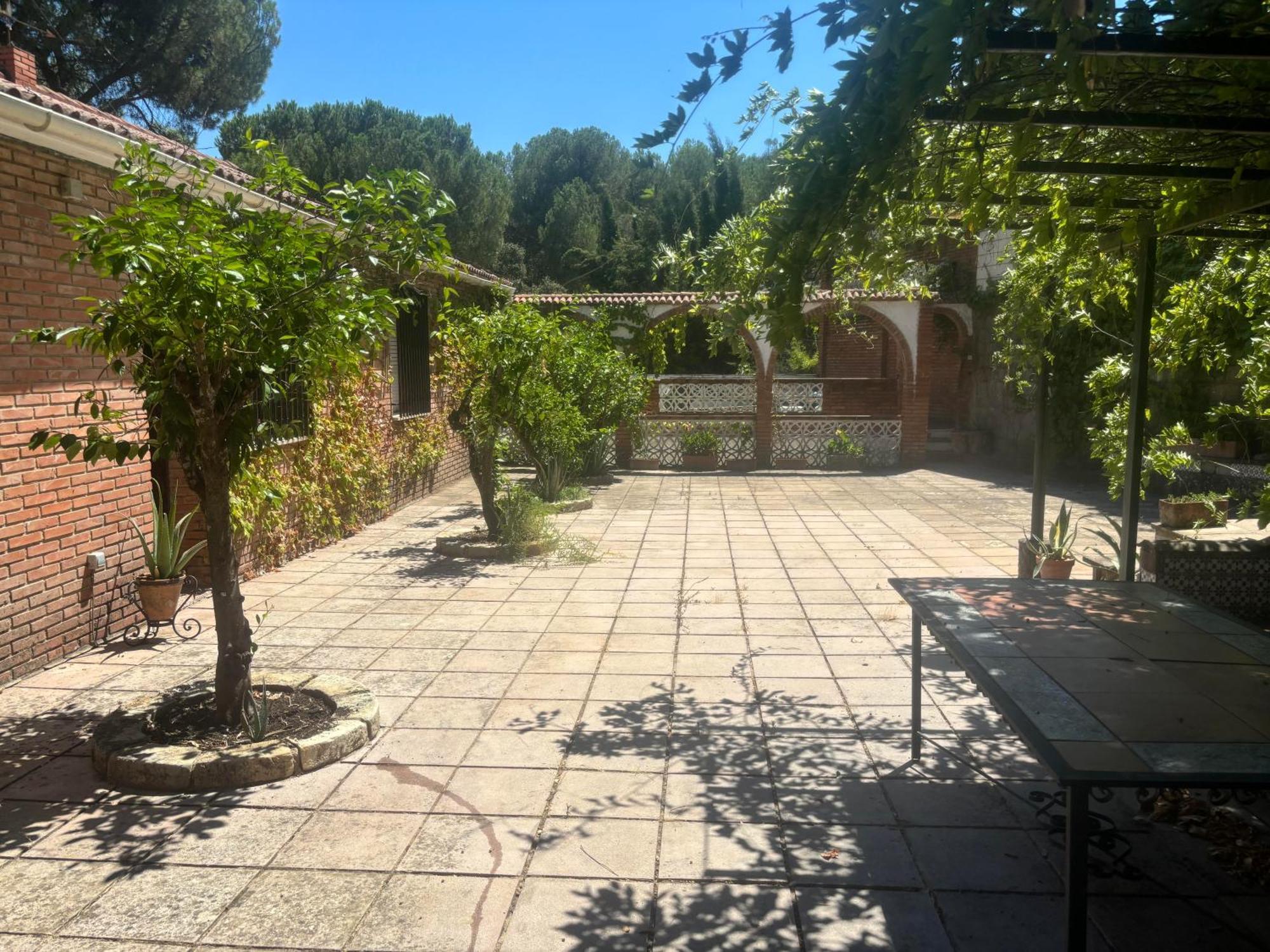 Con Piscina En La Naturaleza Holiday home *