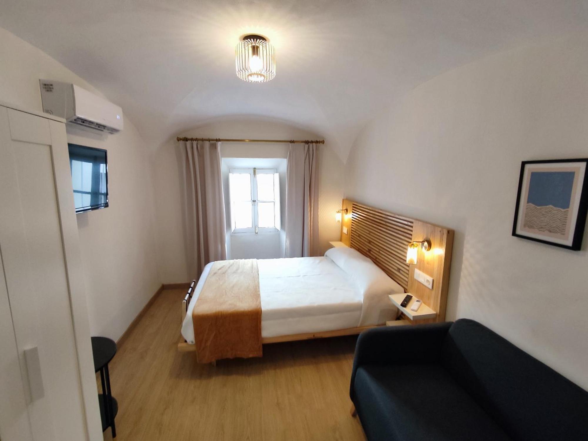 River House Caces