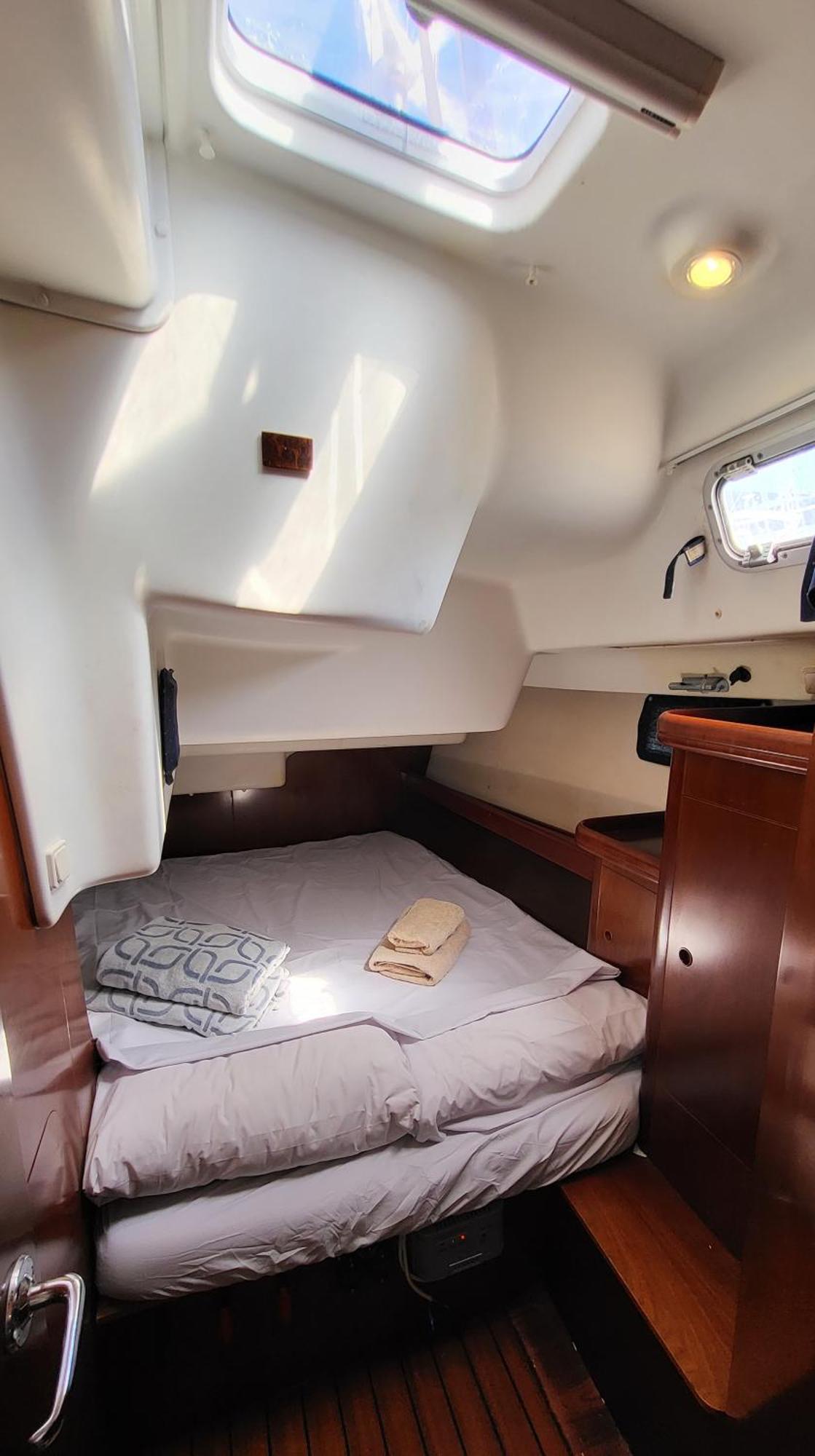 Hotel en barco Yacht Oceanis Clipper